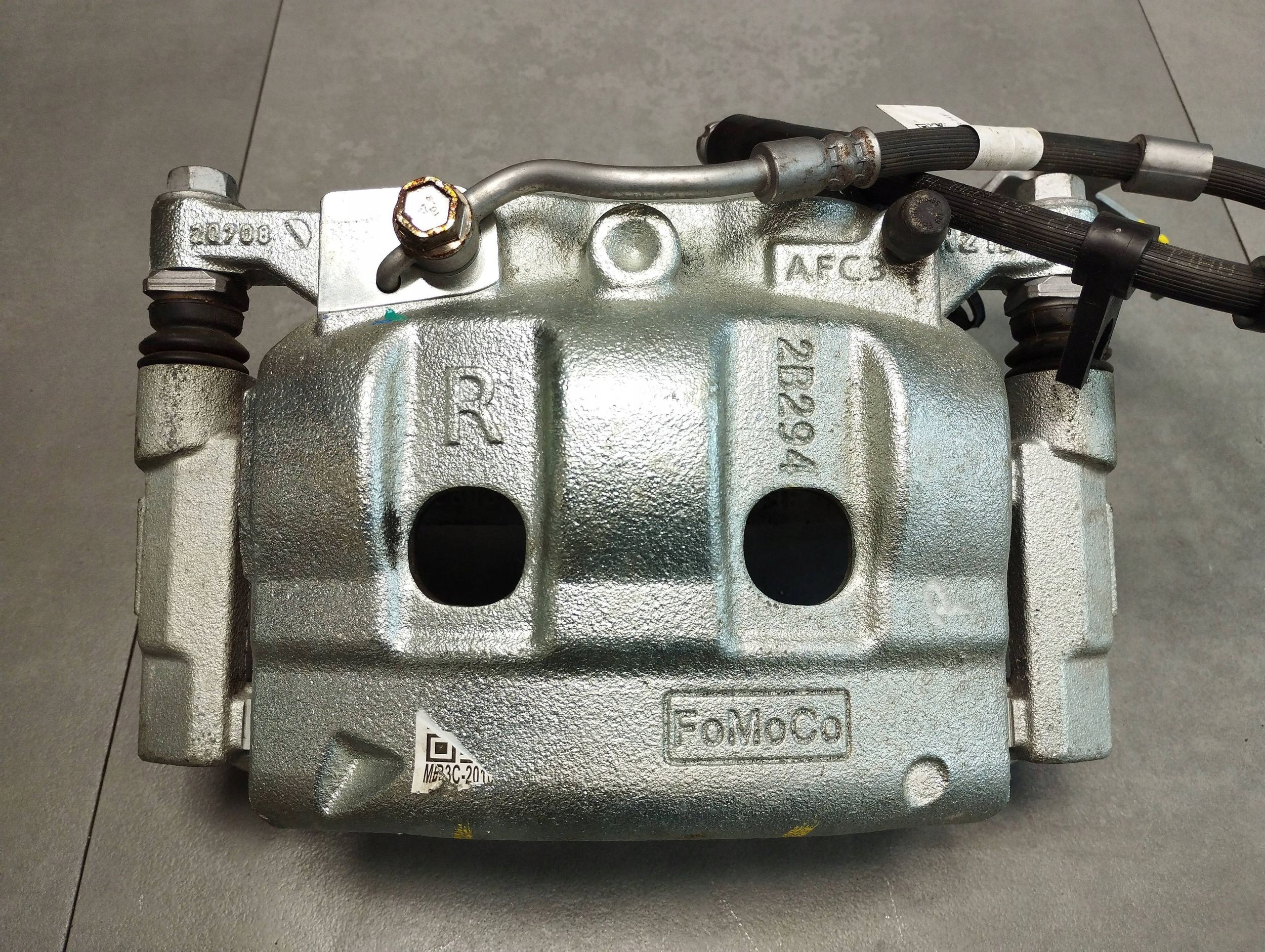 Volkswagen Amarok II 2023 caliper right front