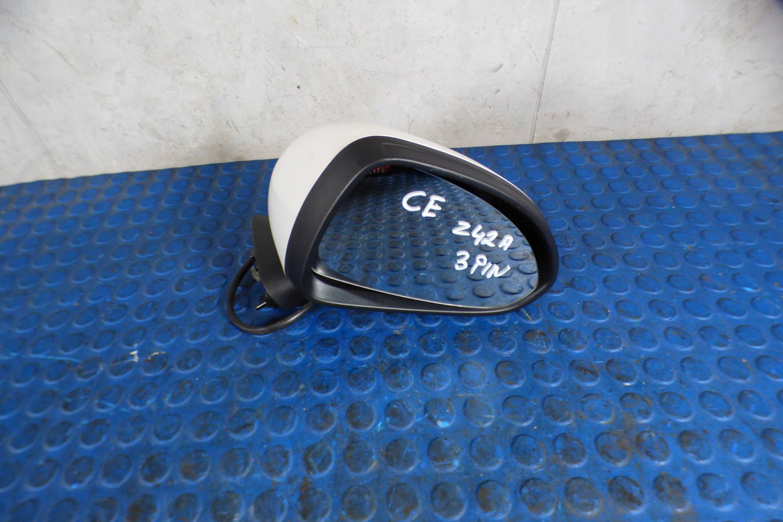 Opel Corsa E mirror right 3PIN LAKIER Z42A original st.BDB EUROPA
