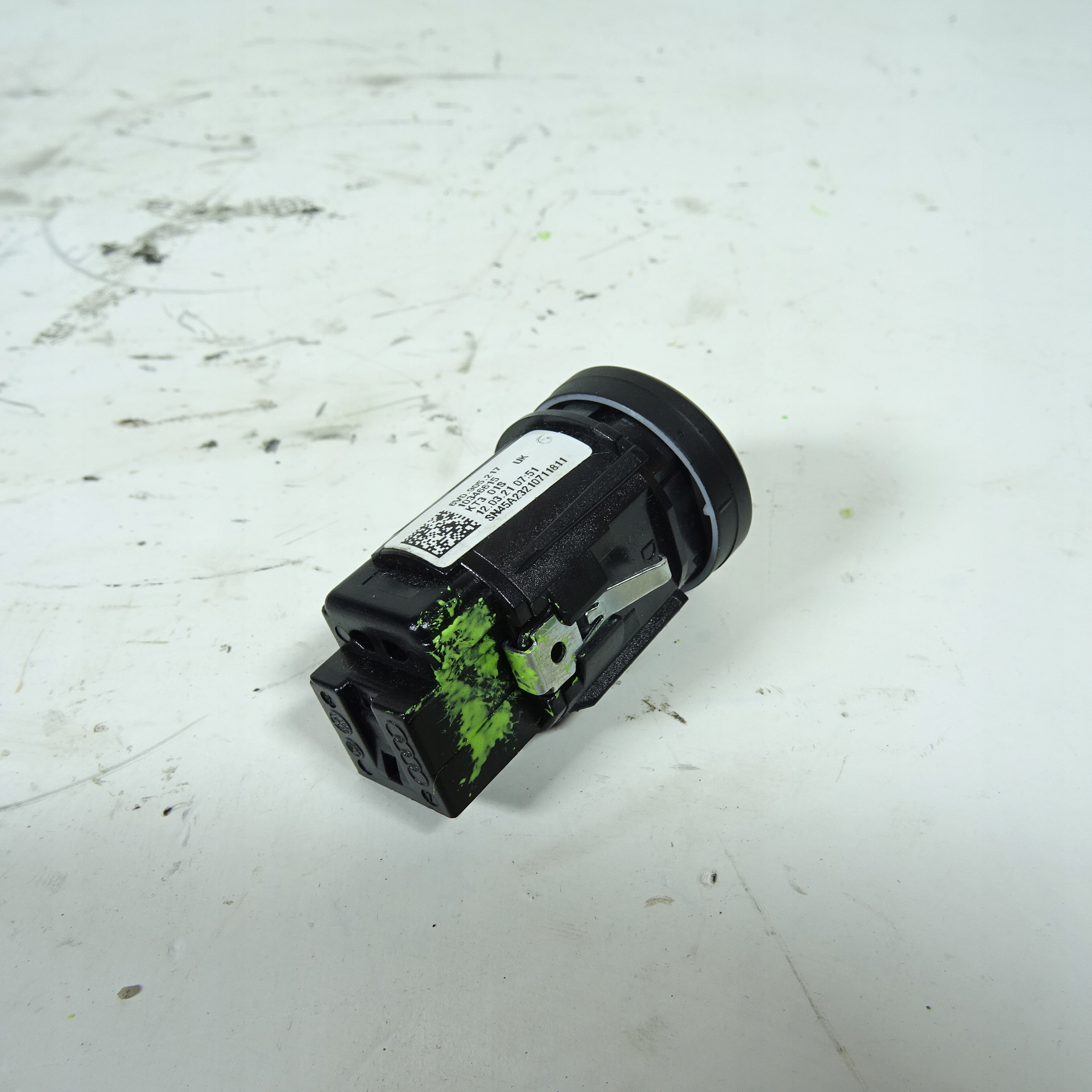 SKODA FABIA 3 1.0B switch START STOP 6V0905217