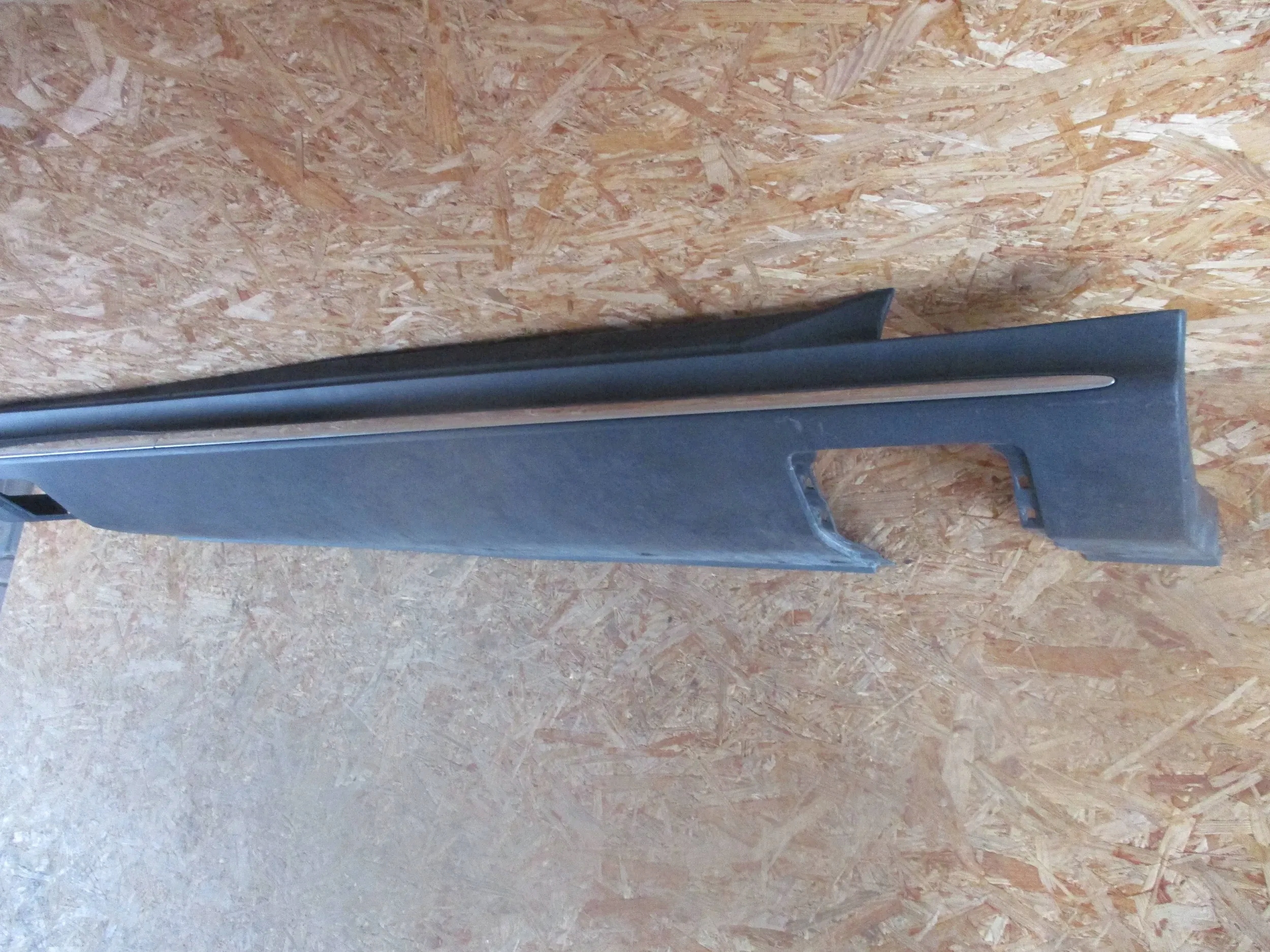moulding threshold right MERCEDES EQC W293