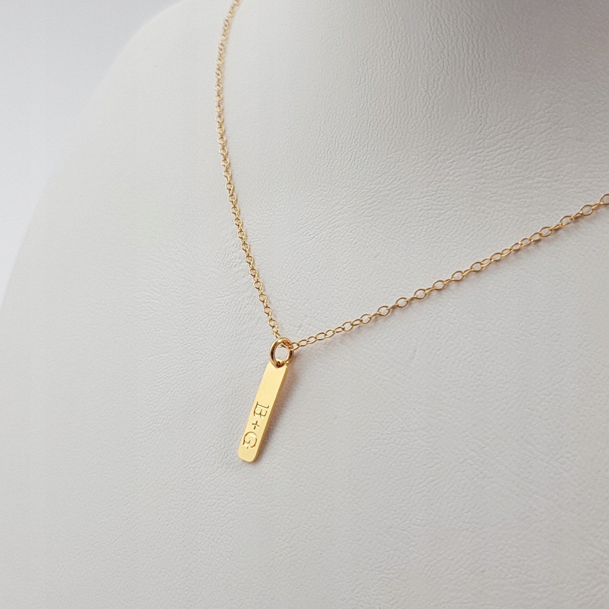 

Delikatna celebrytka łańcuszek blaszka z grawerem