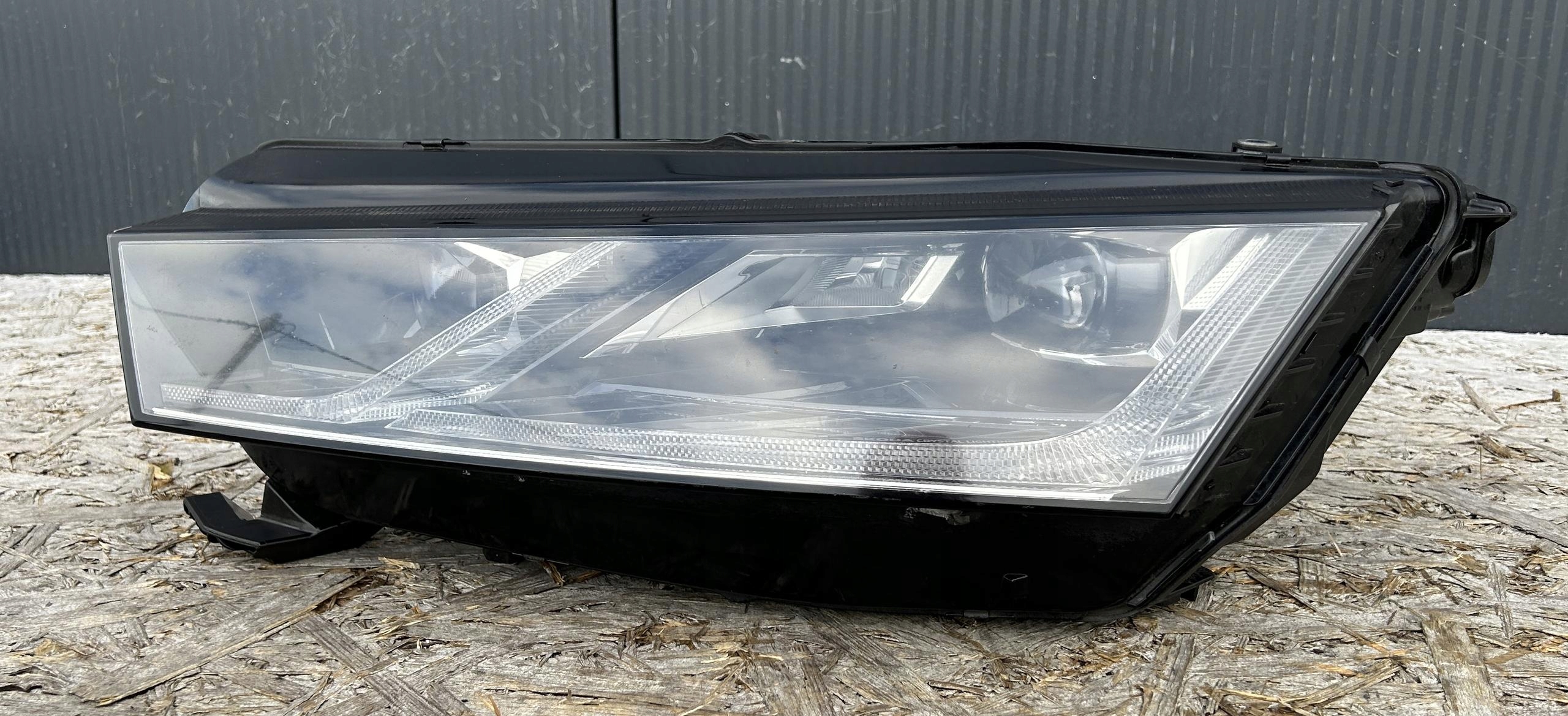 light left front front FULL LED SKODA OCTAVIA IV 19- 5E4941015A