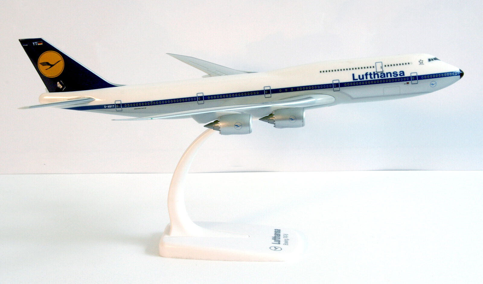 Model samolotu Boeing 747-8 LUFTHANSA 1:250 D-ABYT