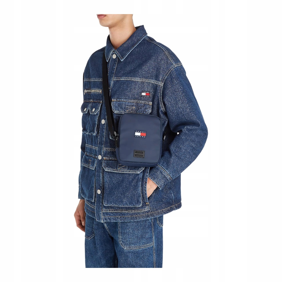 TOMMY HILFIGER TORBA LISTONOSZKA TJM TO GO REPORTER GRANATOWA Kolor niebieski