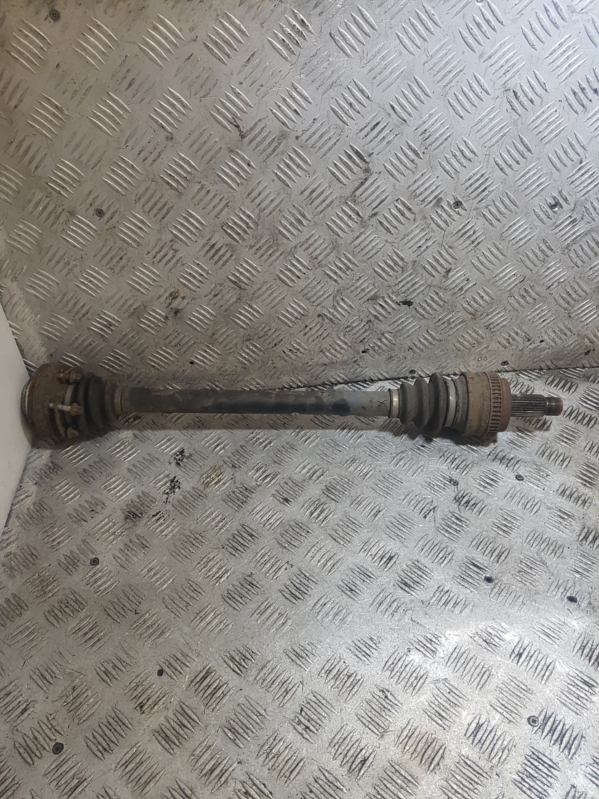 semi-axis semi-axis right rear BMW E90 2.0 B
