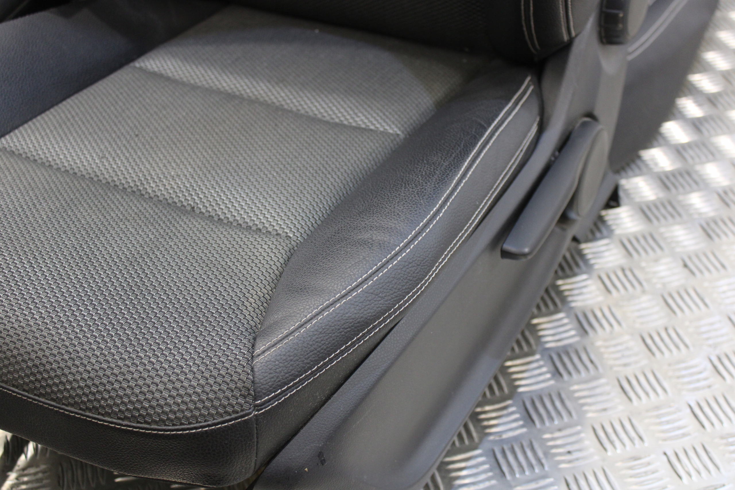seats semi leather inner upholstery MERCEDES CLA W117