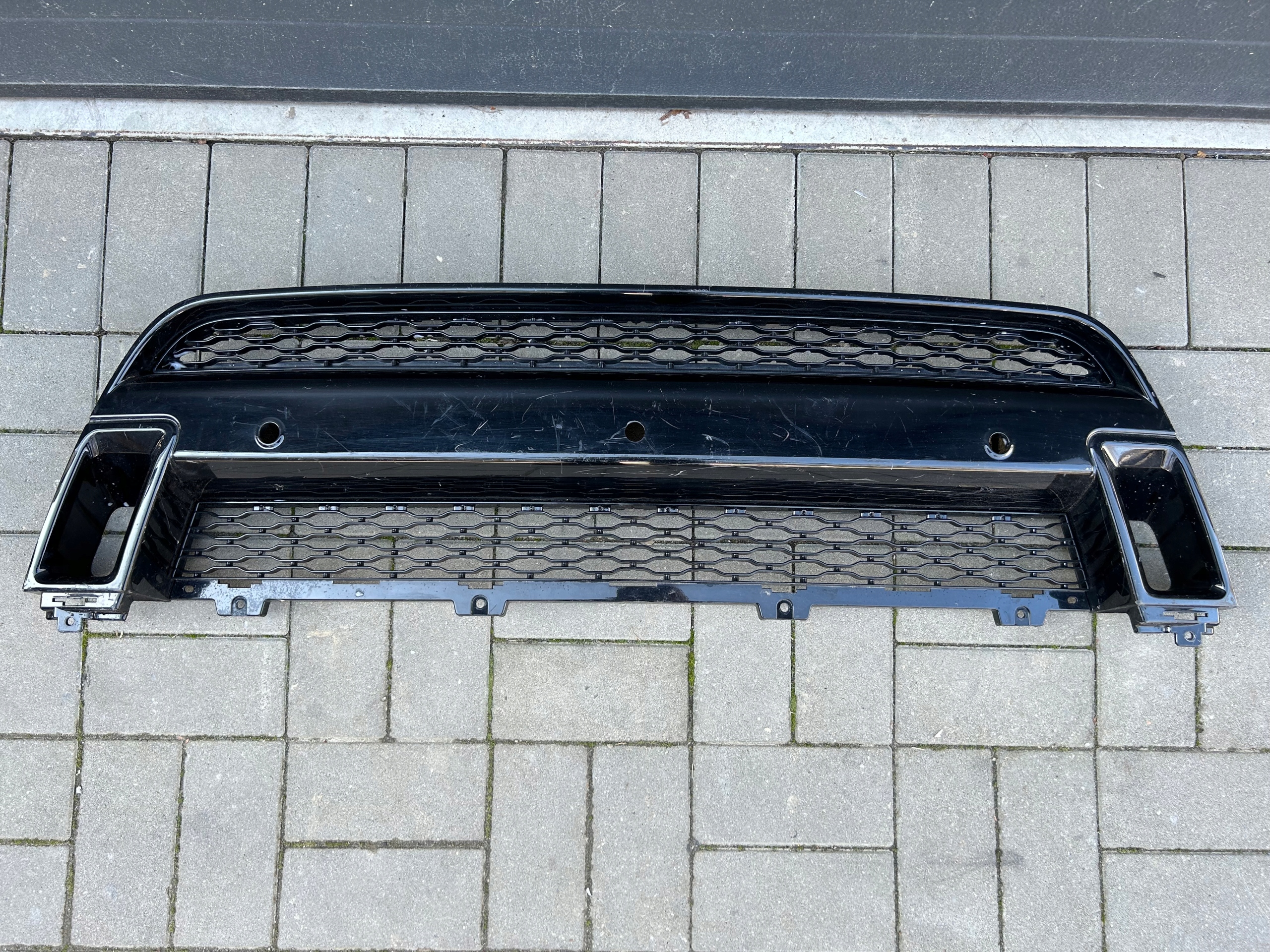 RANGE ROVER SPORT L494 2018- LÜFTUNGSGITTER DER STOSSSTANGE SVR