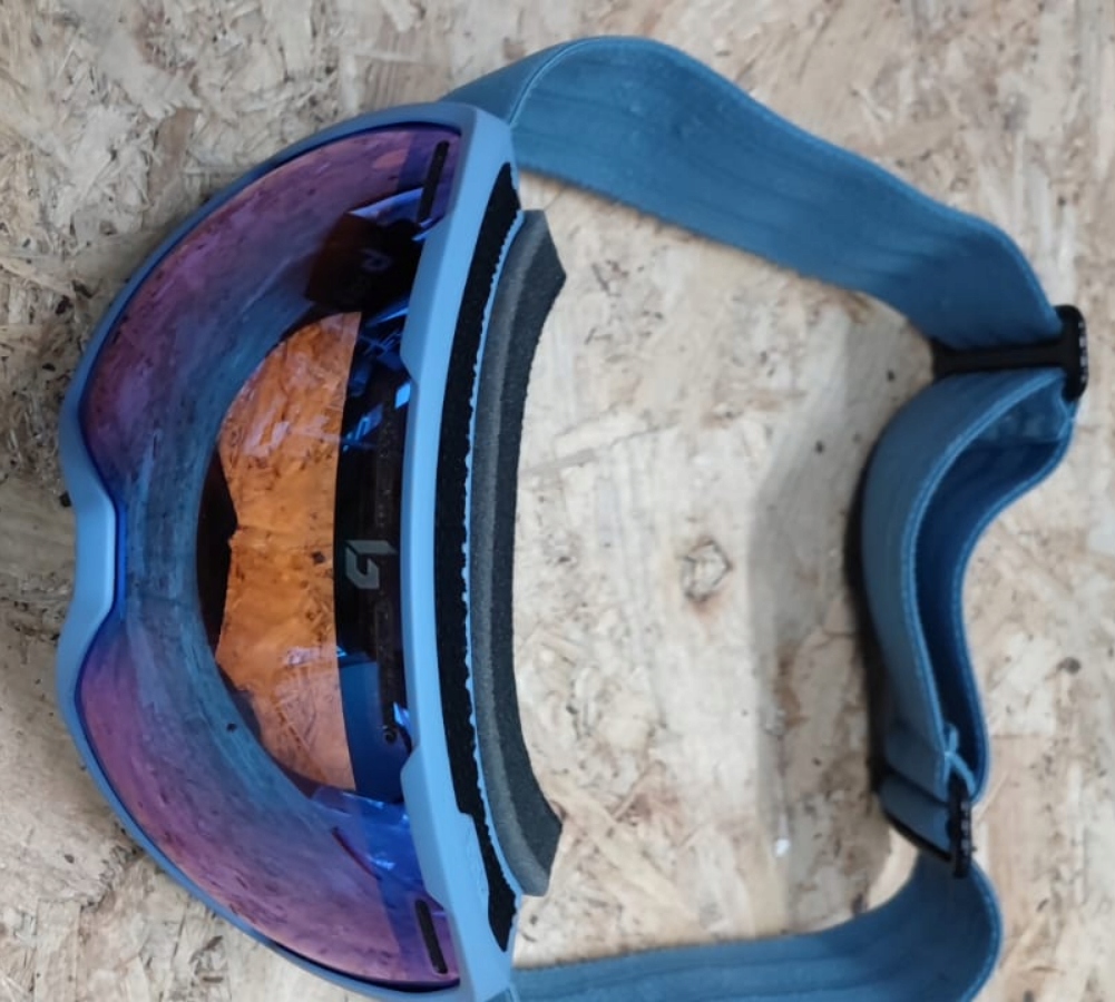 Gogle BOLLE LAIKA YALE NIEBIESKA MATOWA AURORA Marka Bolle