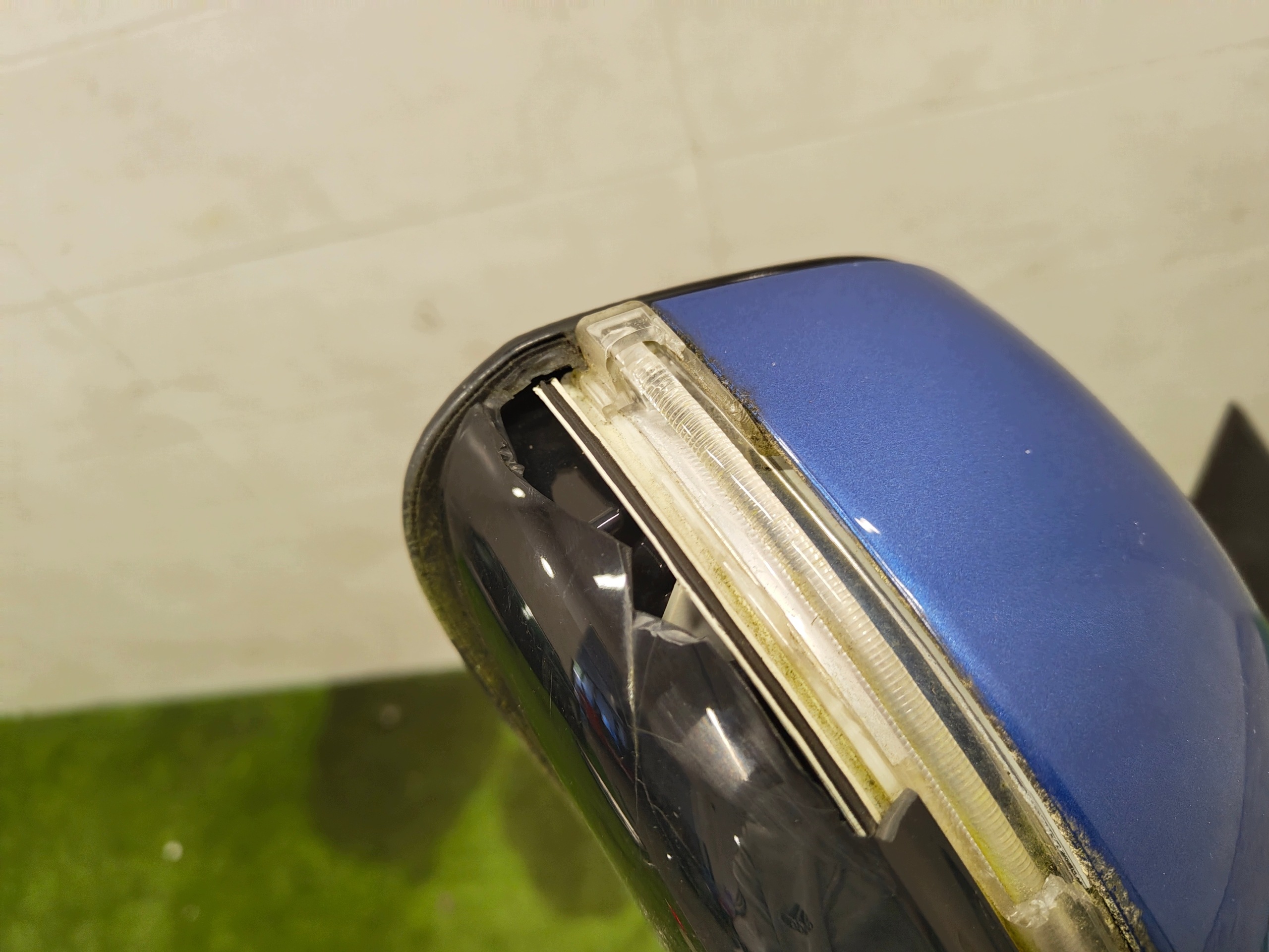 BMW 2 F46 LCI mirror right 5PIN colour B45