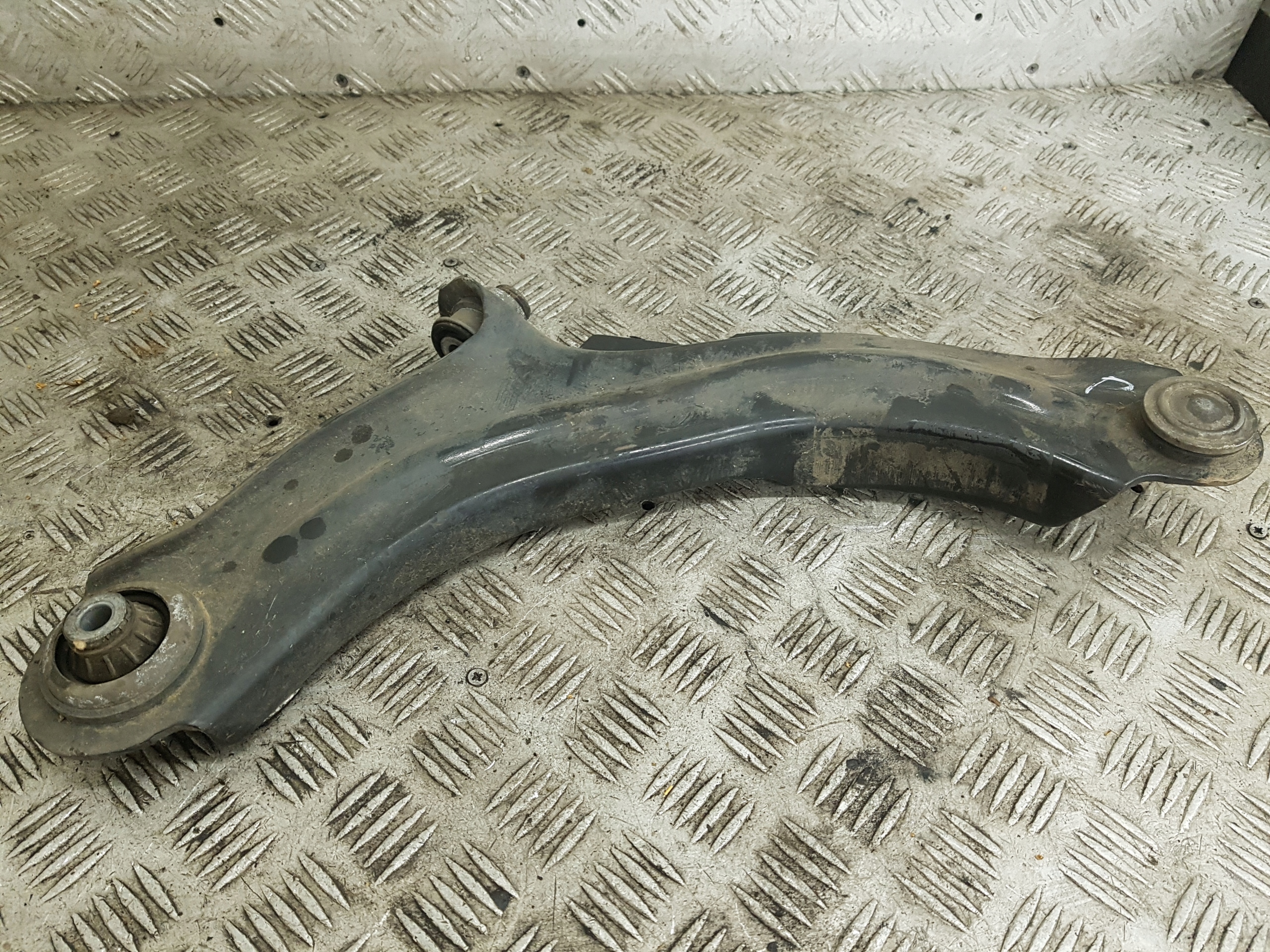 arm right front RENAULT CLIO 4 545046162R