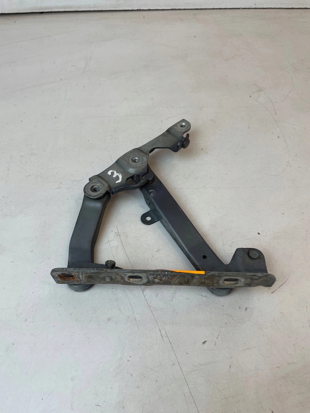 hinge bonnets front front right Mercedes E klasa W211