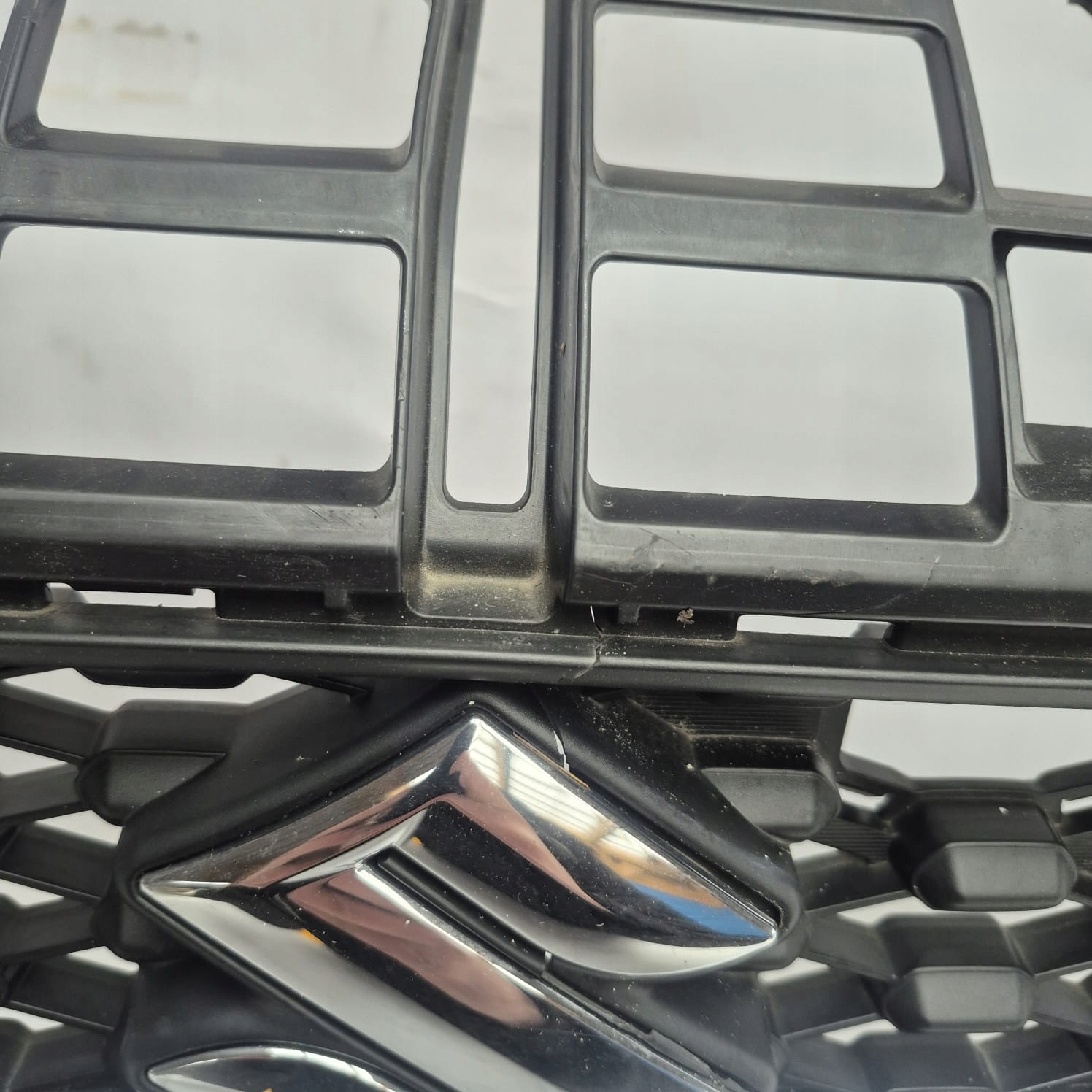SUZUKI SWIFT V 5 LIFT 20-24 Grill Grill