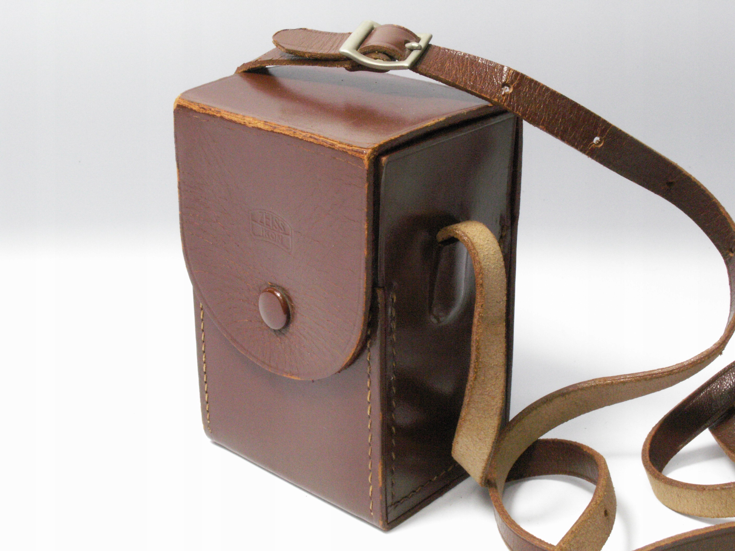 ZEISS IKON: bardzo ładny skórzany futerał - kuferek (2)