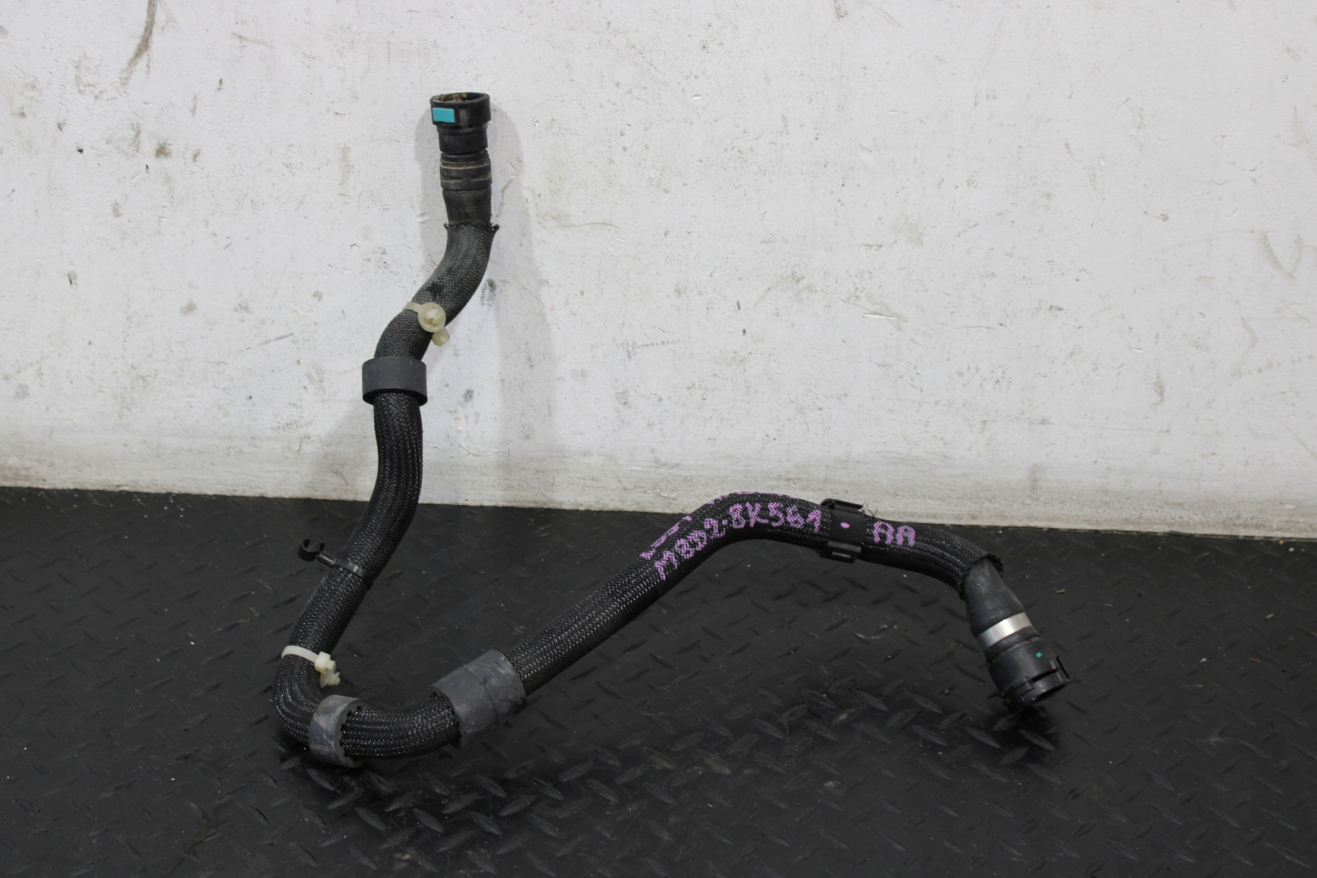 crijevo prijenos cijev vode LAND ROVER EVOQUE II 2 L551 M8D2-8K561-AA