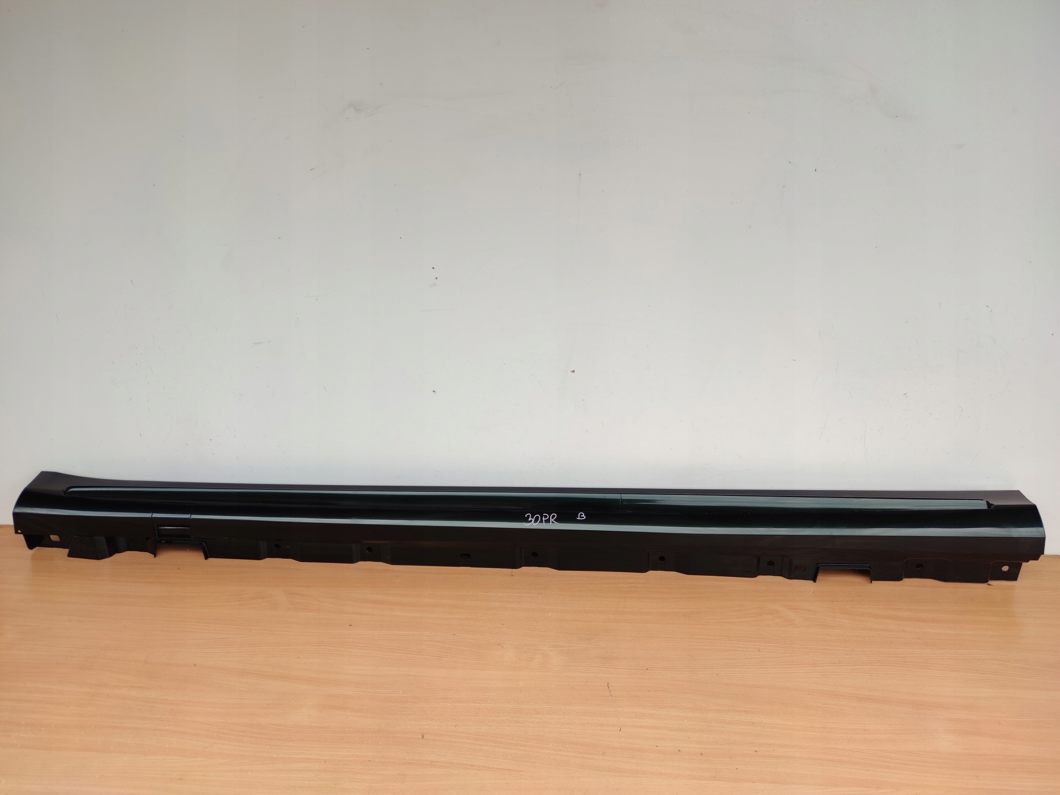 MERCEDES S-KLASA 6.3 AMG LONG left moulding threshold