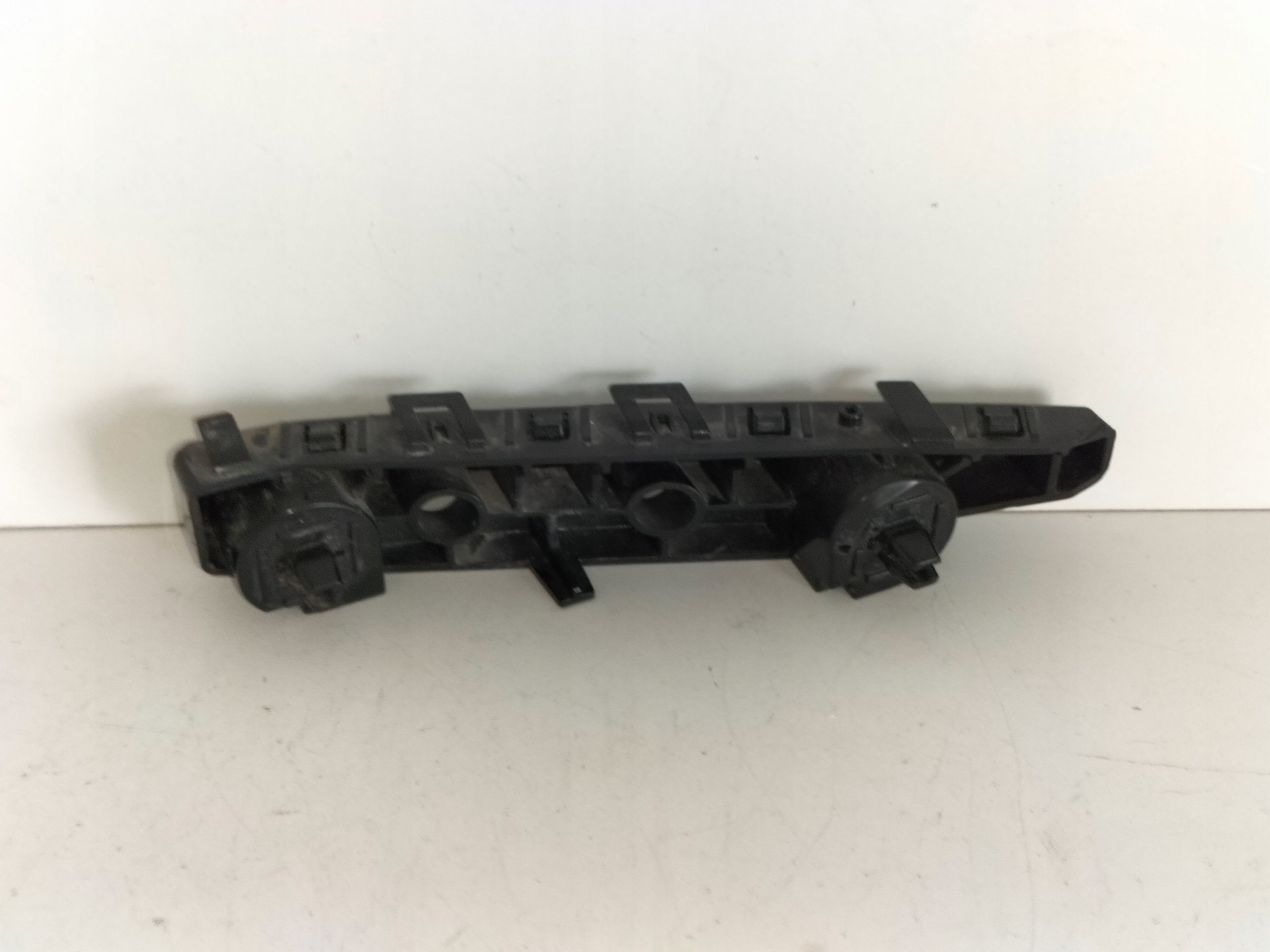 support holder of a bumper front left NISSAN PULSAR 14