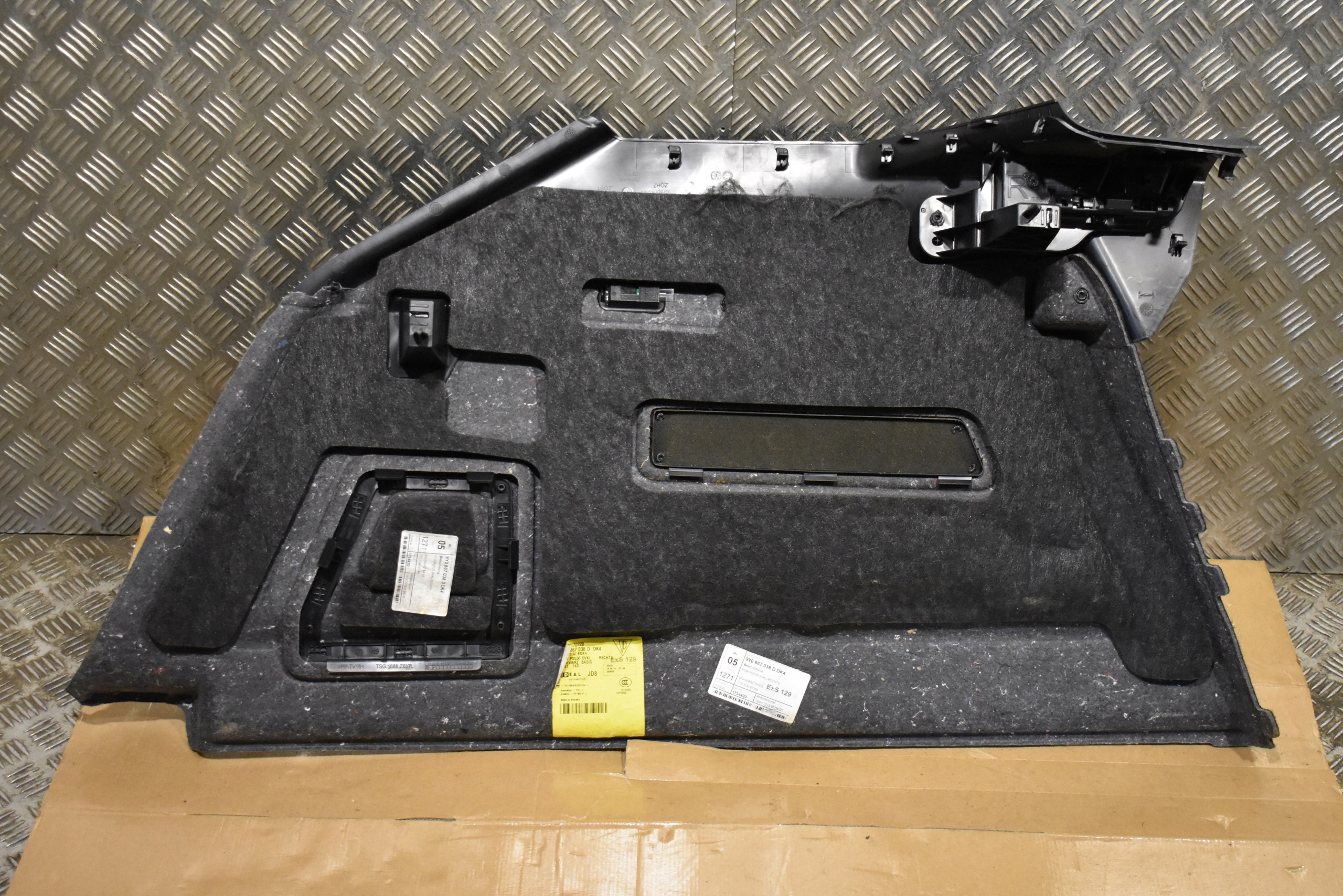 IDEALNY boot upholstery right PORSCHE CAYENNE 9Y SUV 1