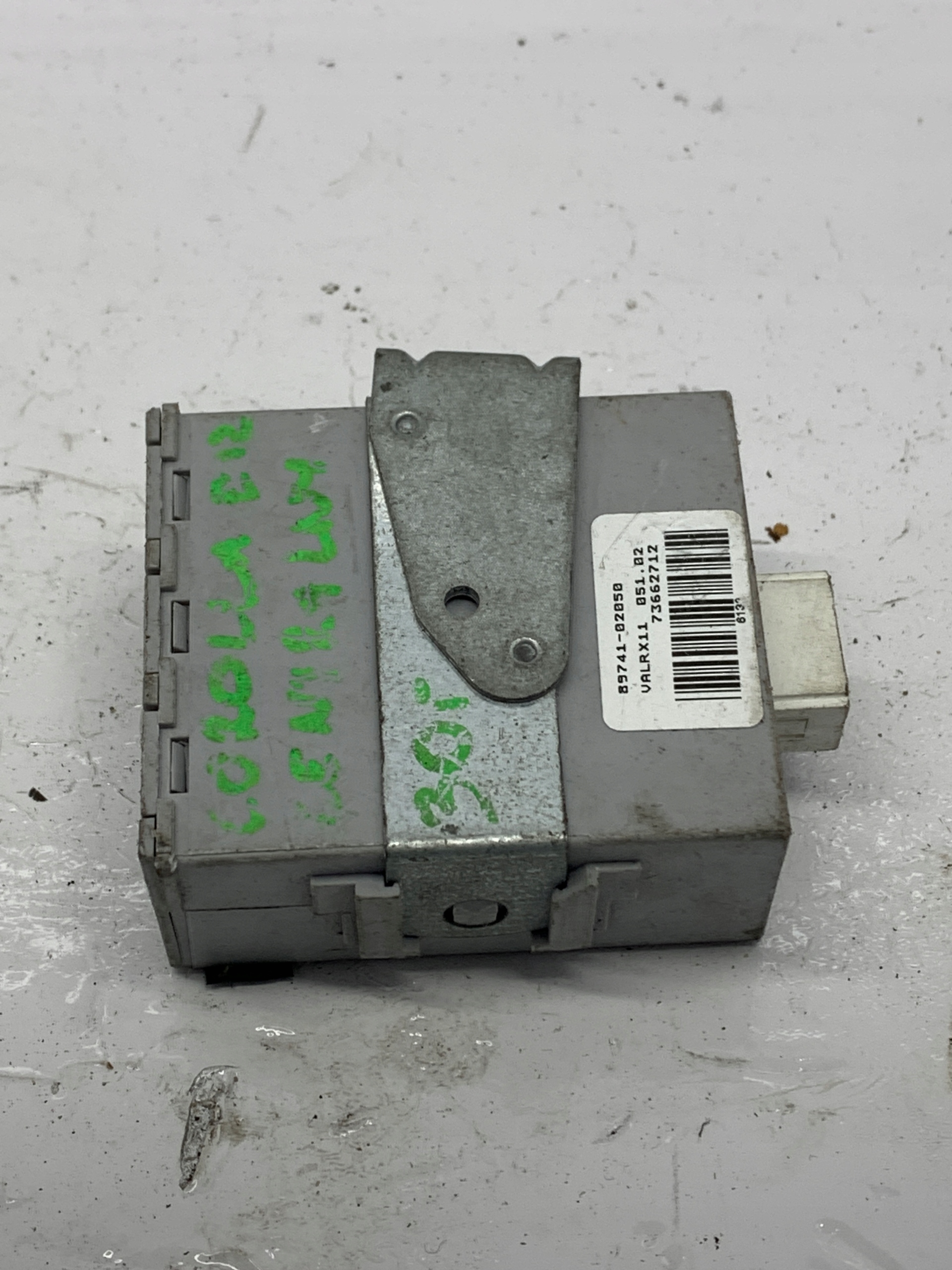 module control unit of a lock central 89741-02050 TOYOTA