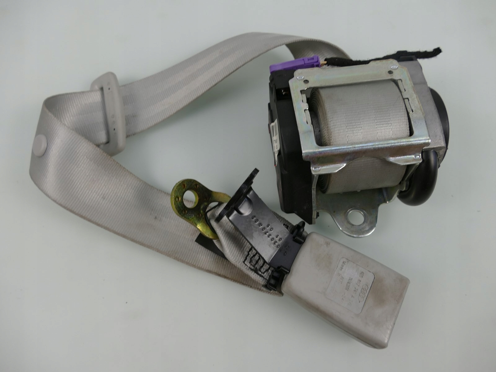 ремни середина Audi OE 4E0857807A