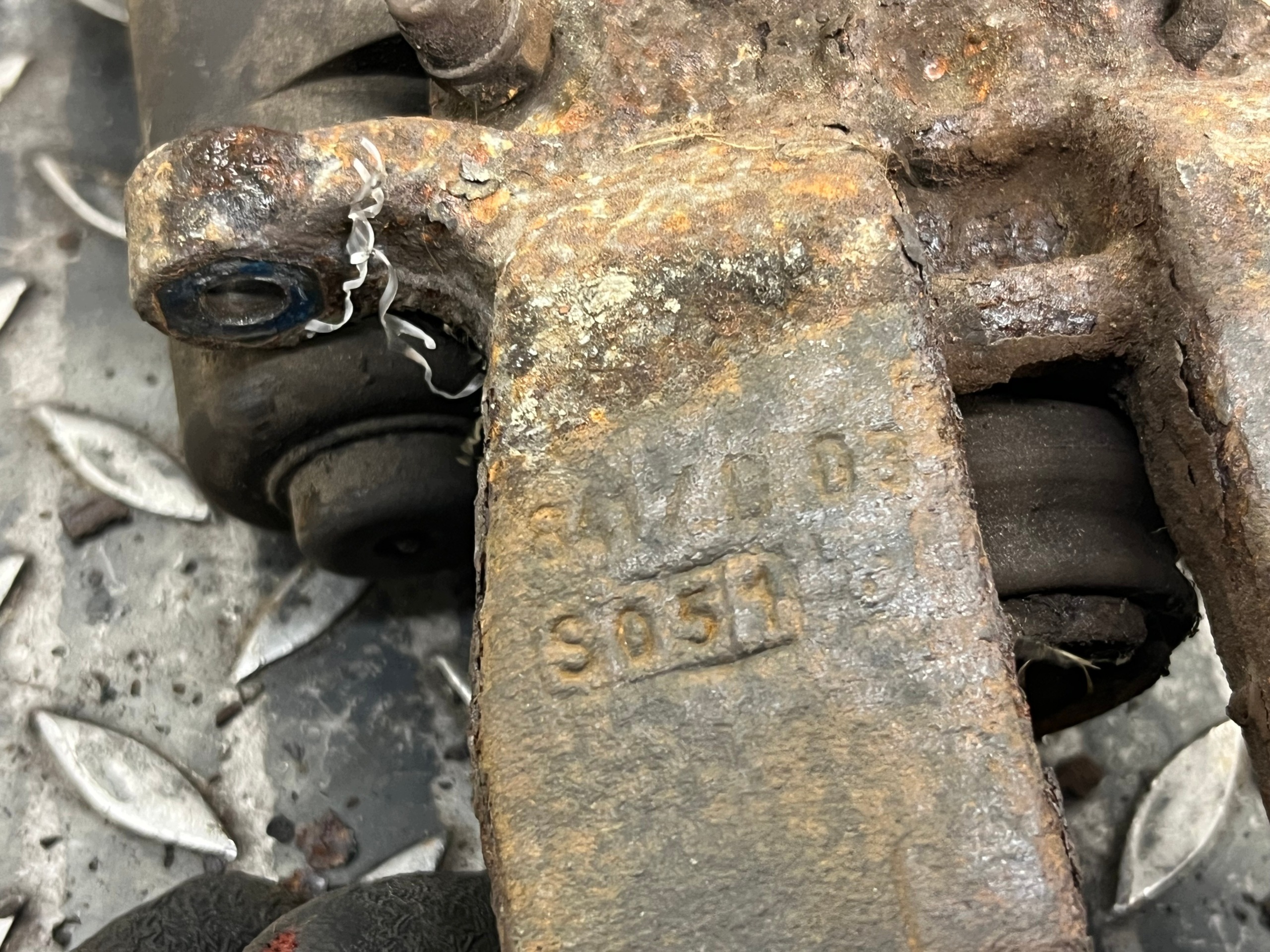 caliper brake left rear part rear VOLVO XC70 II 2.4 D4
