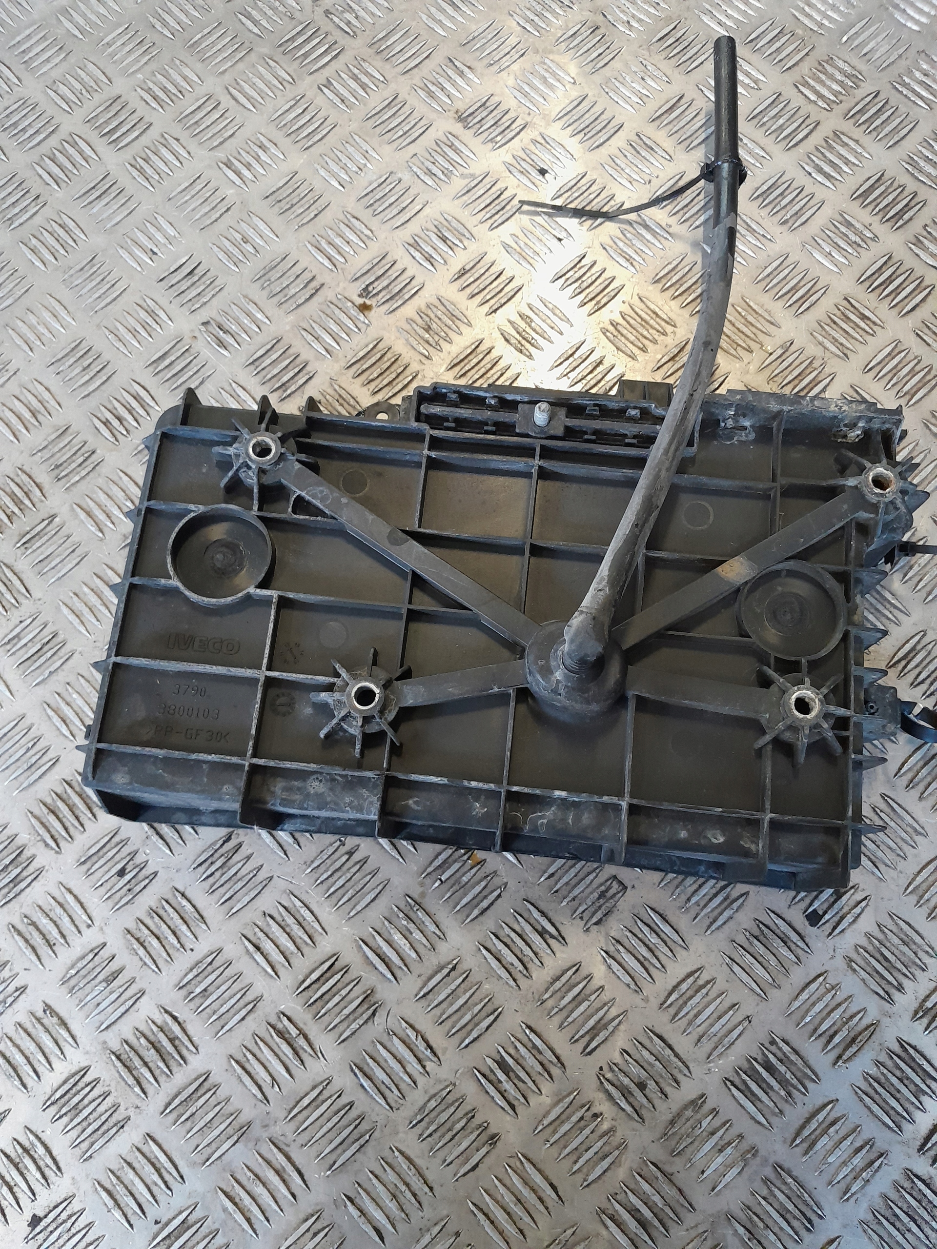 PODSTAWA AKUMULATORA IVECO DAILY 3800103 FIAT DUCATO PEUGEOT BOXER EURO 5 Numer katalogowy części 3800103