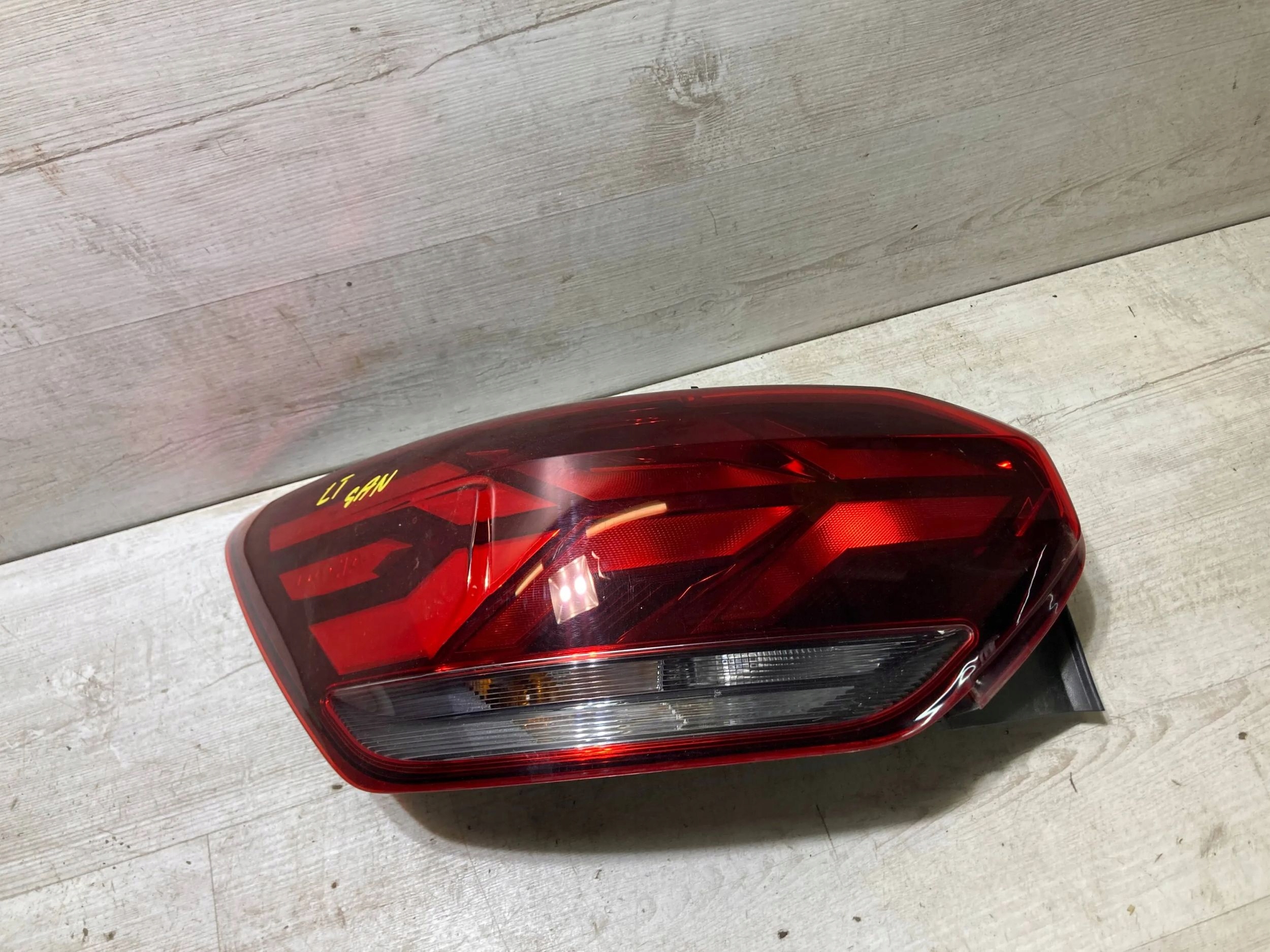 Dacia Sandero III 2022 lampa lewy tył