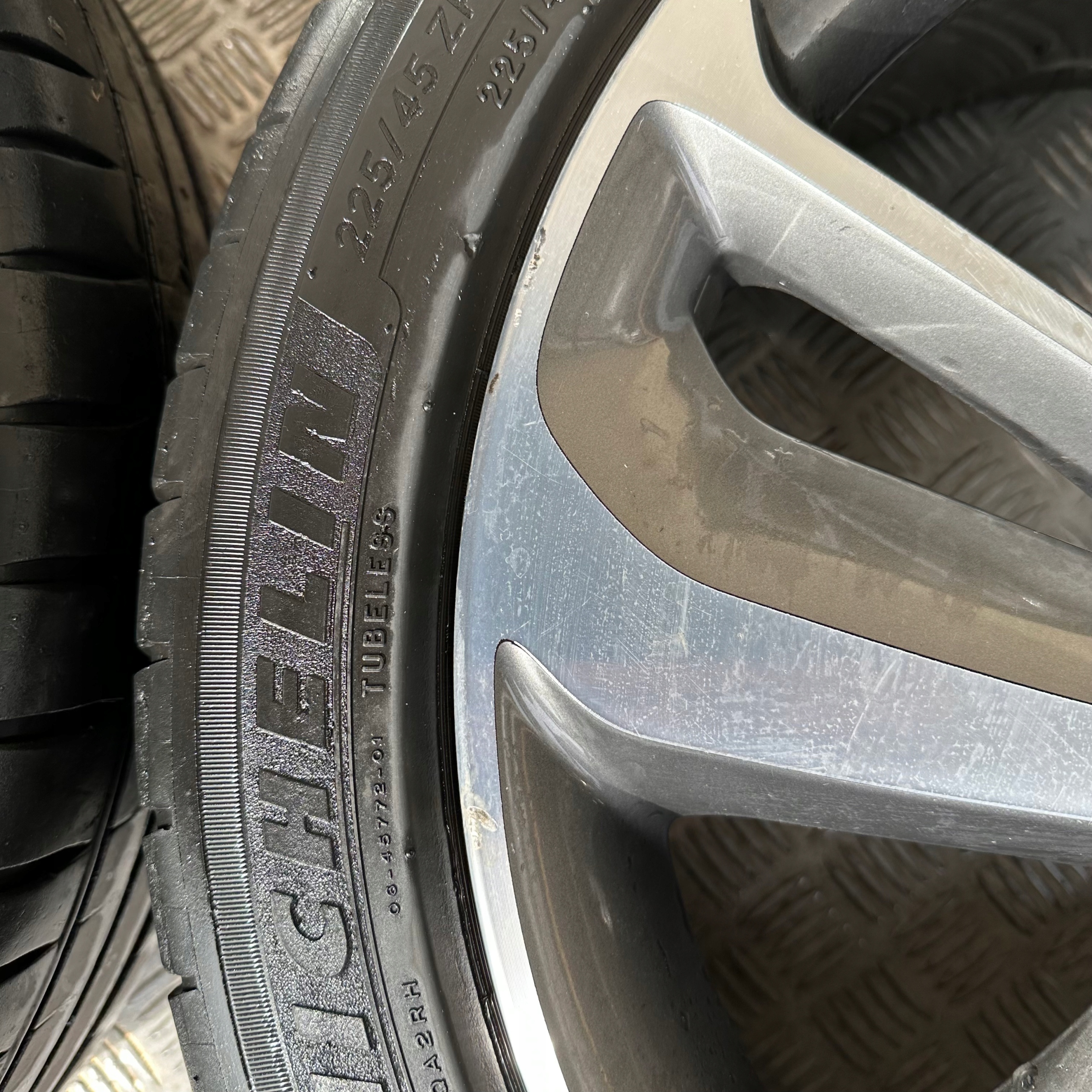 FELGI KOŁA MICHELIN KIA NIRO 225/45/18 3MM Profil opony 45