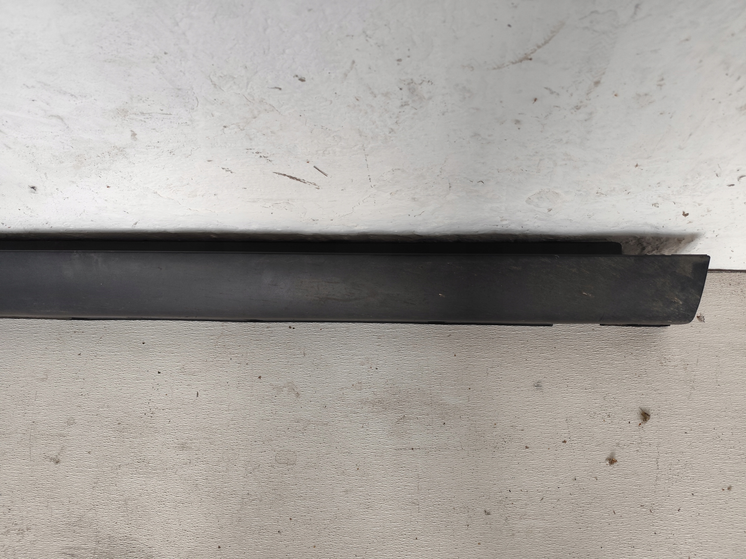 SSANGYONG TIVOLI 2016 moulding threshold right