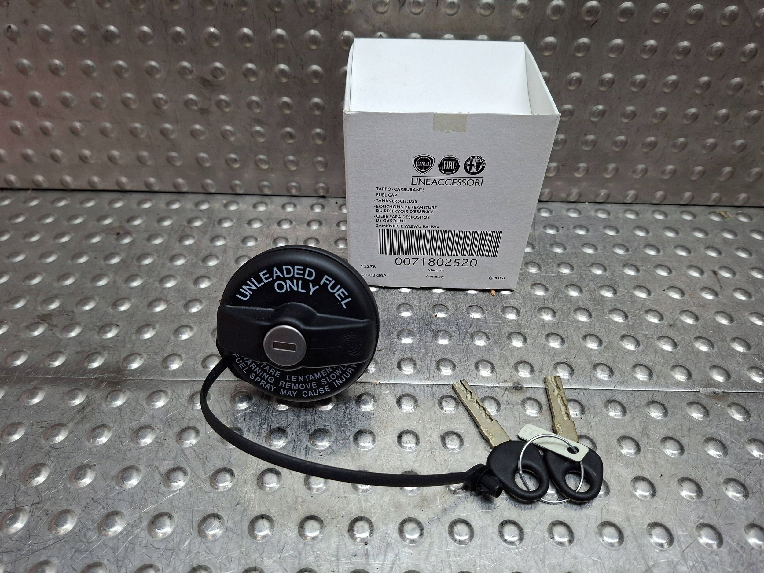 KOREK WLEWU PALIWA 71802520 FIAT 500 GRANDE PUNTO EVO DOBLO II