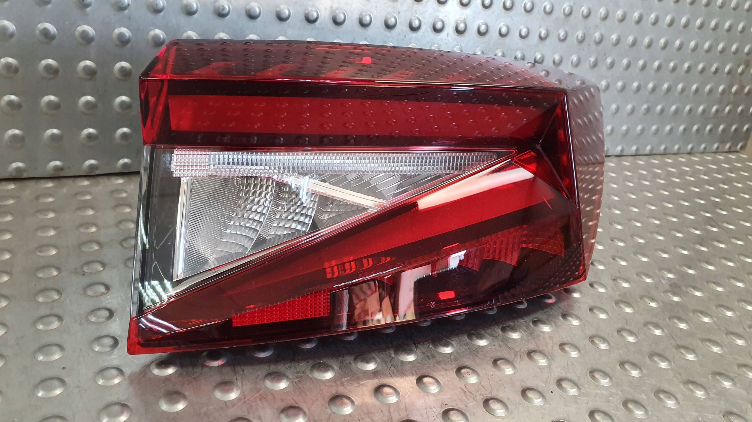 light rear part right SKODA ENYAQ 20- 5LA945208A