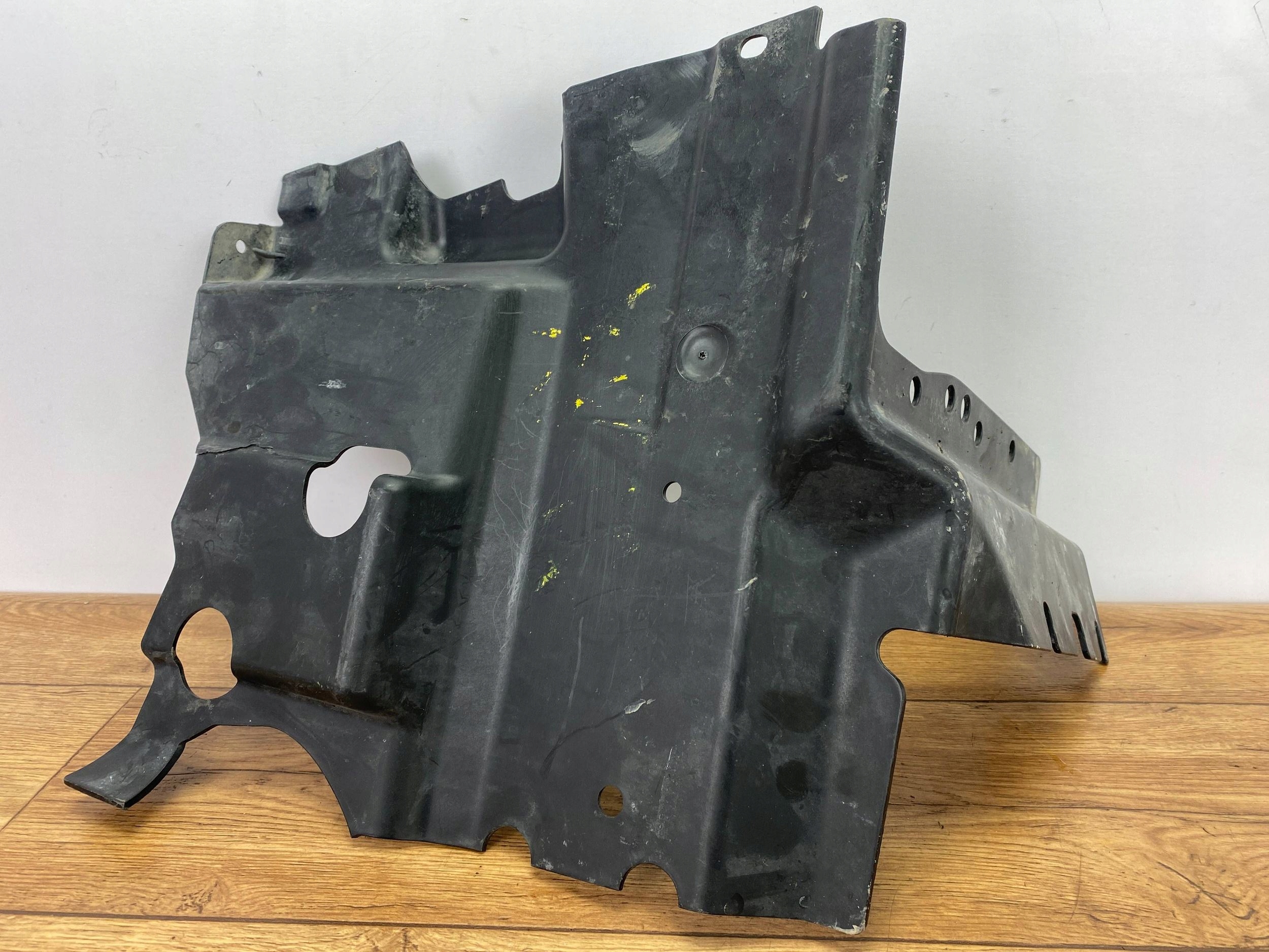 motor cover Dodge Challenger 2015+