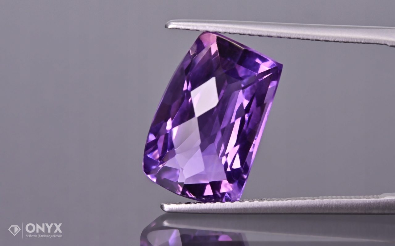 Ametyst fazetovaný nepravidelný 14,5x9,5 mm