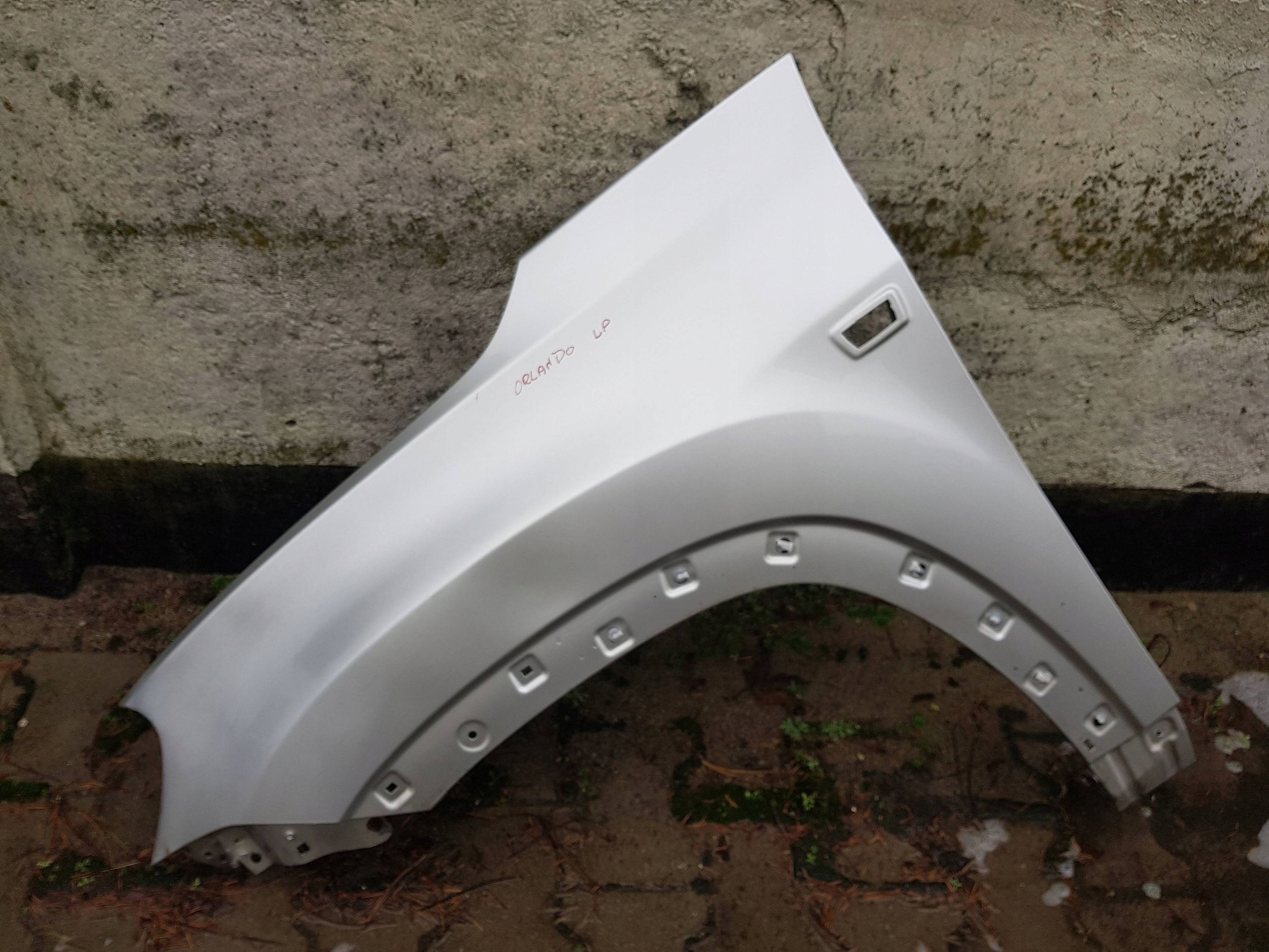 CHEVROLET ORLANDO fender left front GAN