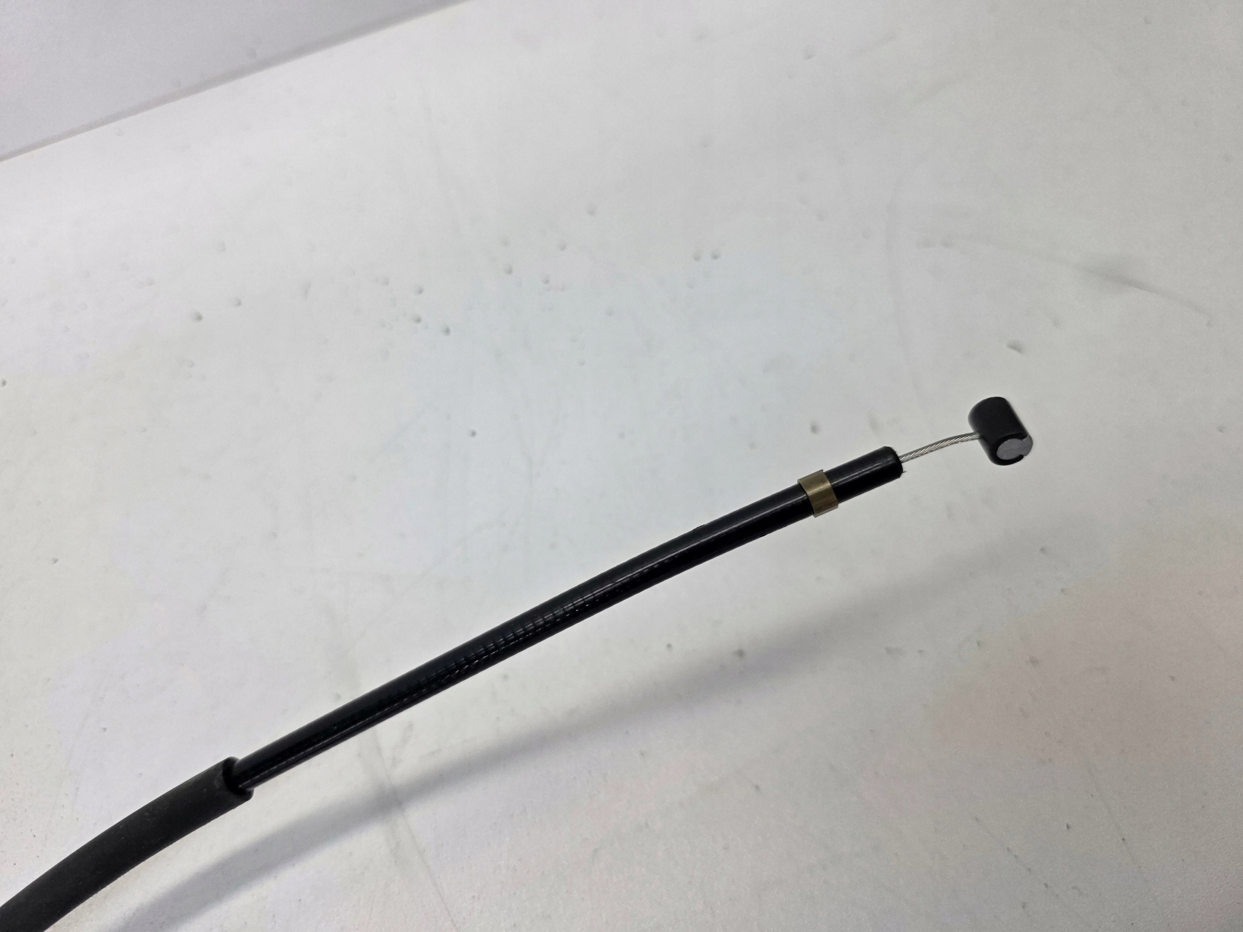Câble Levier pour l’ouverture du capot AUDI A4 B9 A5 8W 8W1823535C