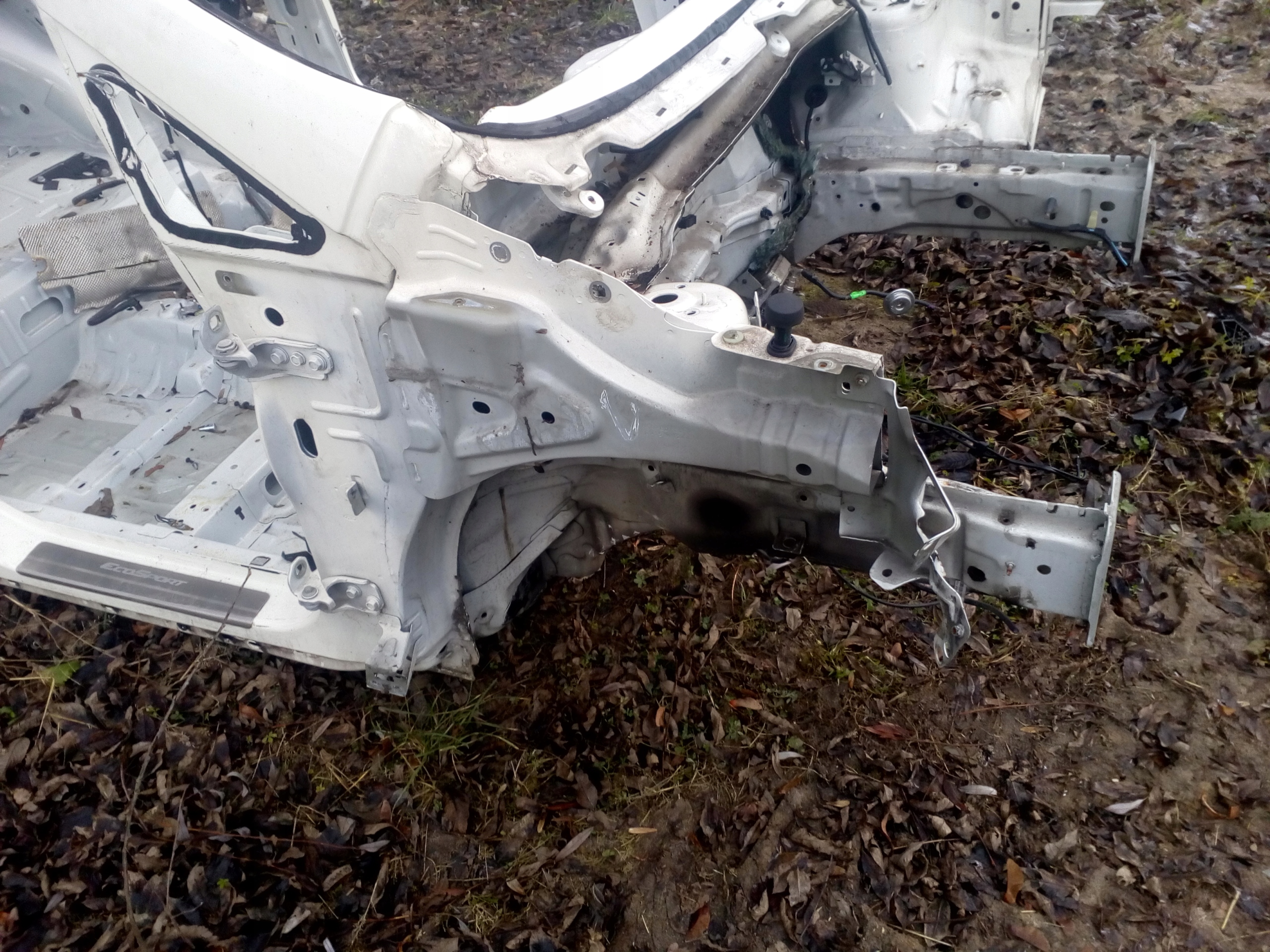 FORD ECOSPORT ĆWIARTKA PRAWA PRZEDNIA SŁUPEK