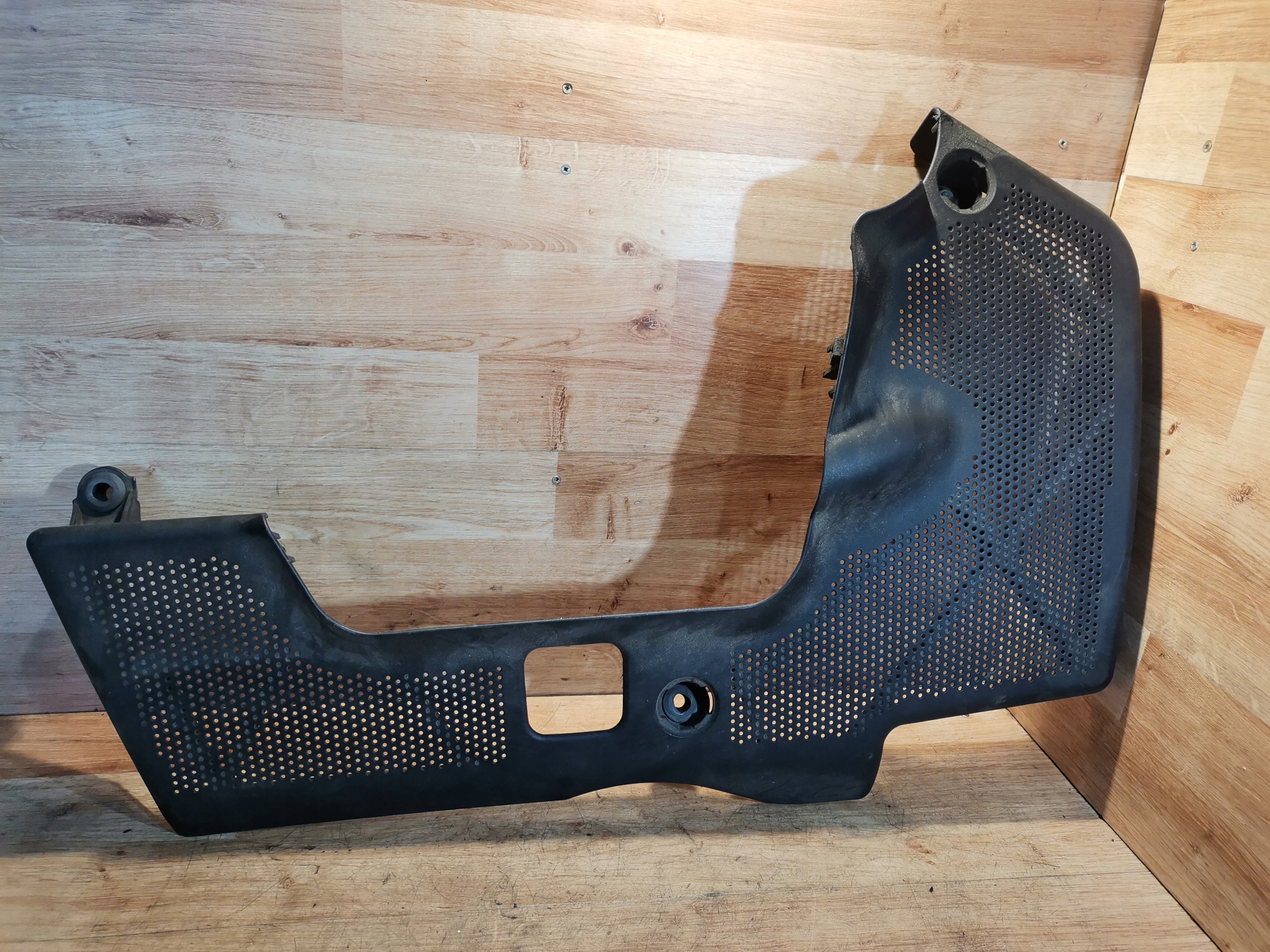 cover upper of the engine VW AUDI 1.6 SR 06A119518D
