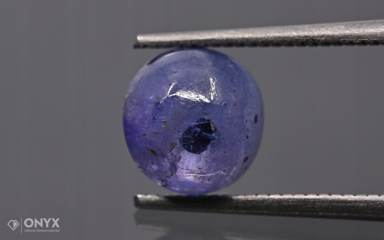 Tanzanit kabošon kulatý fi 7,5 mm