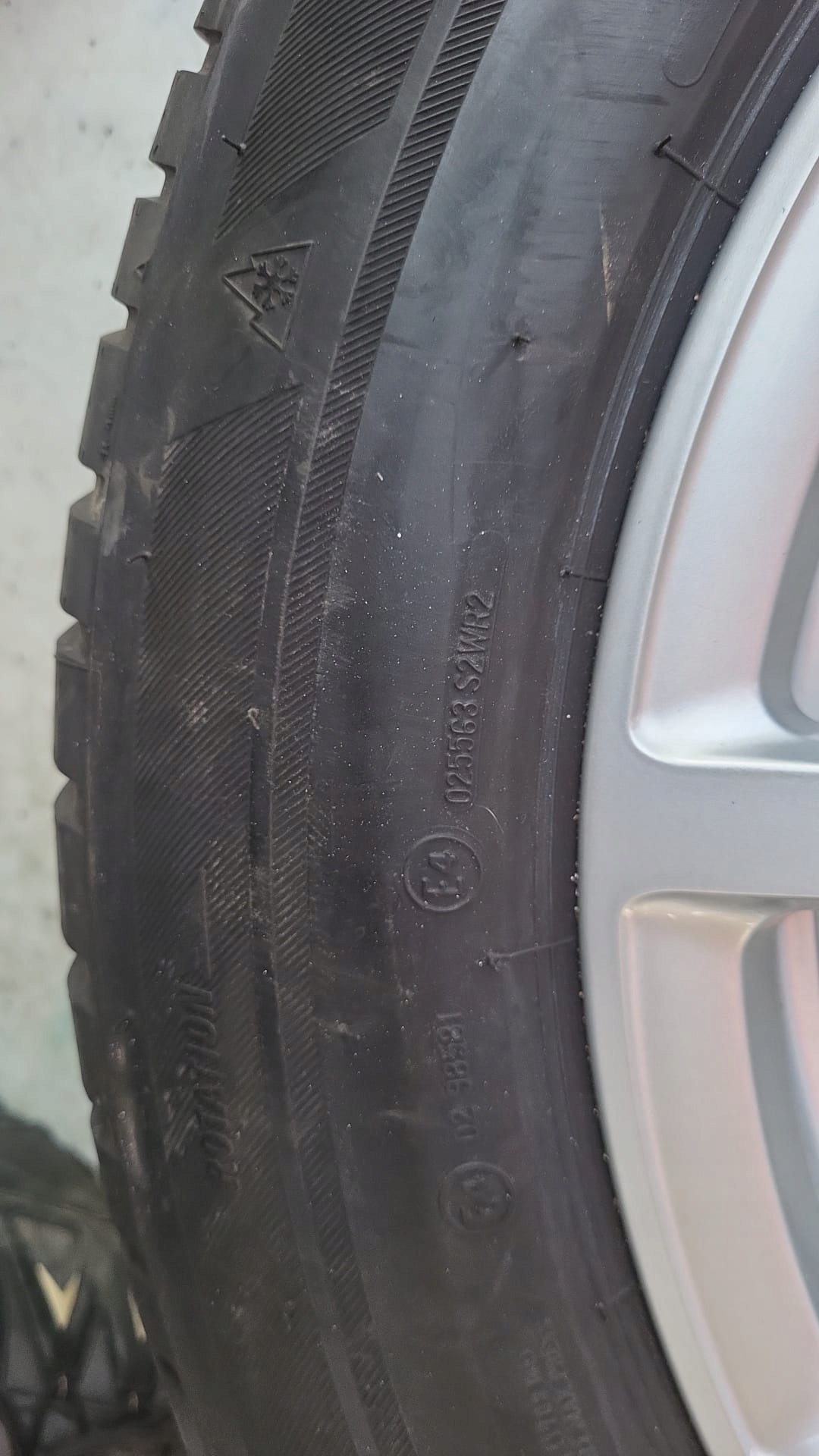 tyres winter BRIDGESTONE 225/60 R17 16 TYDZ 2021 ROK