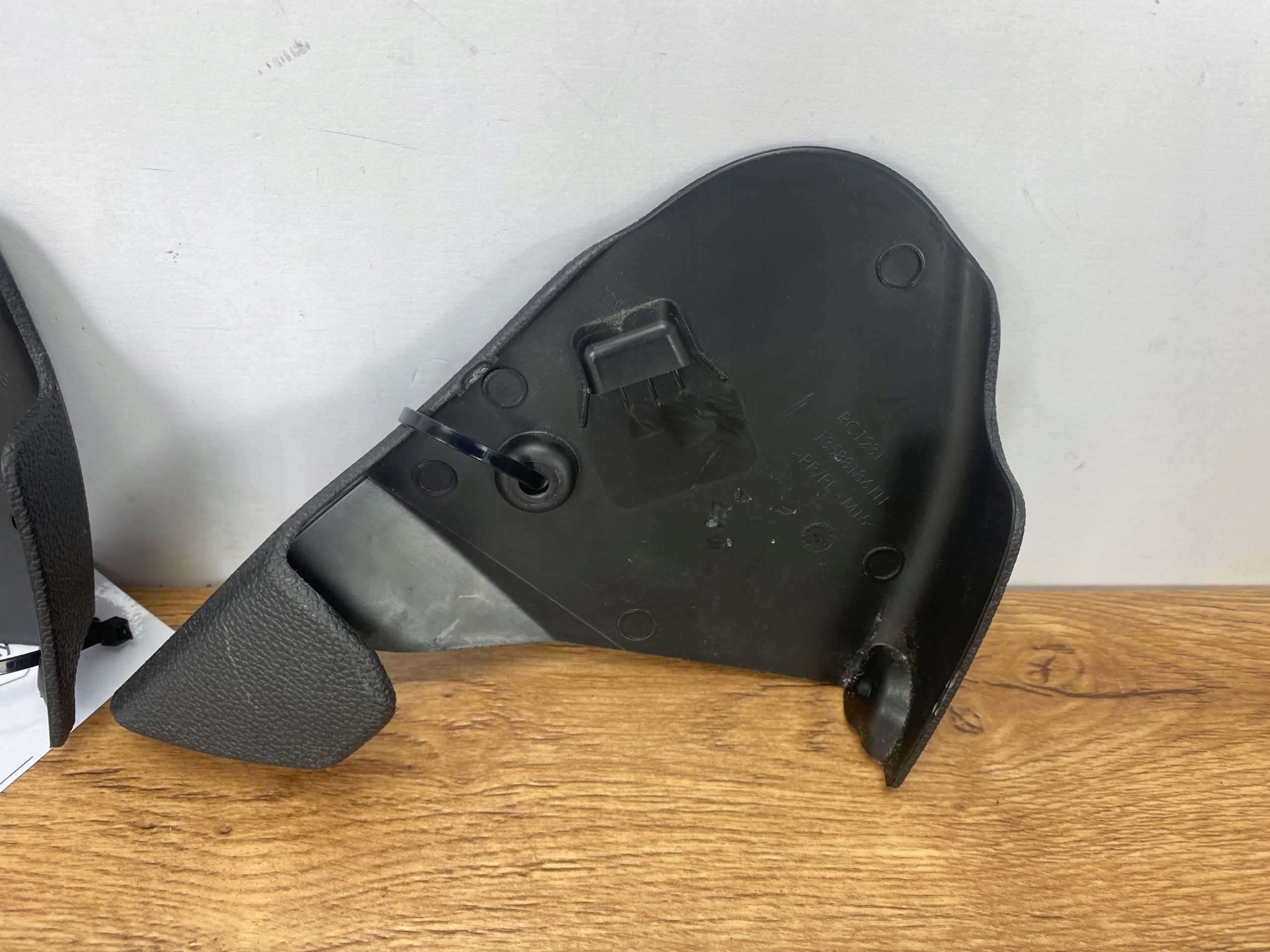 cover spoiler seat left Chevrolet Camaro SS 2016+ USA