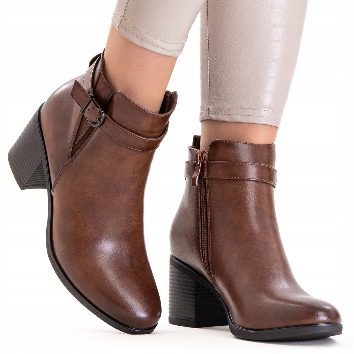 

Botki na słupku modne piękny brąz Wojtyłko