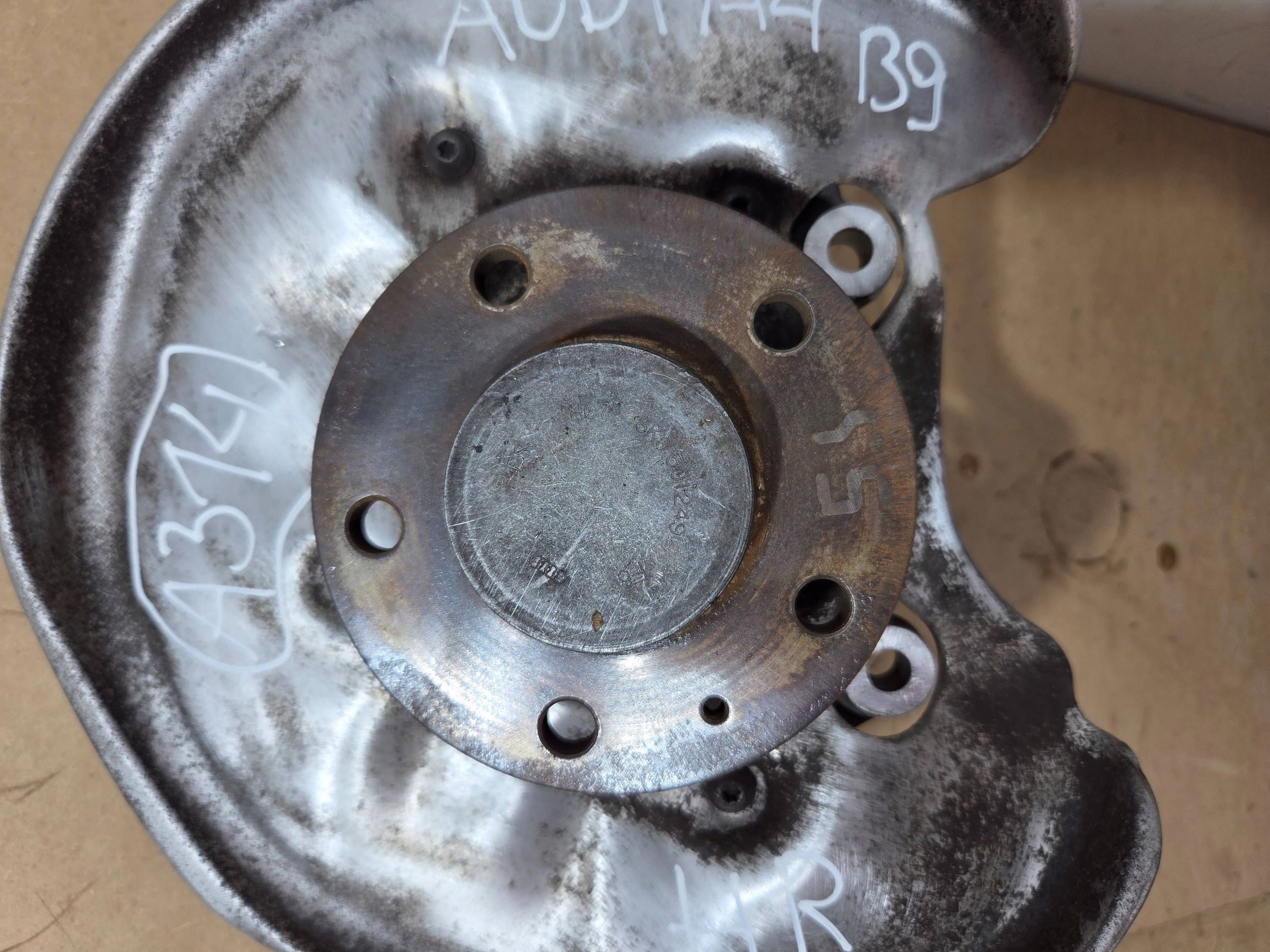 Audi A4 S4 B9 swing rear right 8W0505436T (A314)