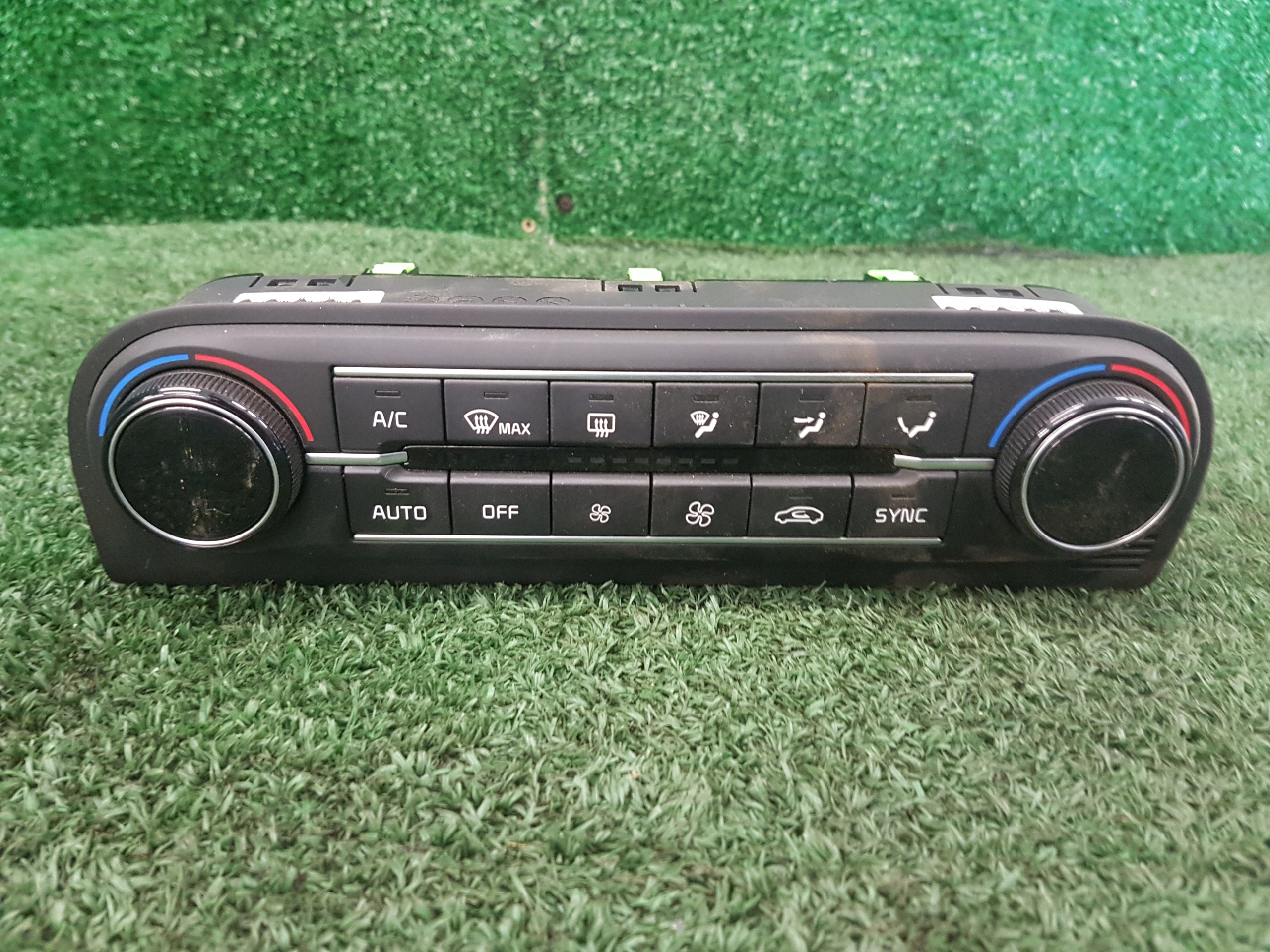 control panel air conditioning devices KIA CEED III 97250-J7201
