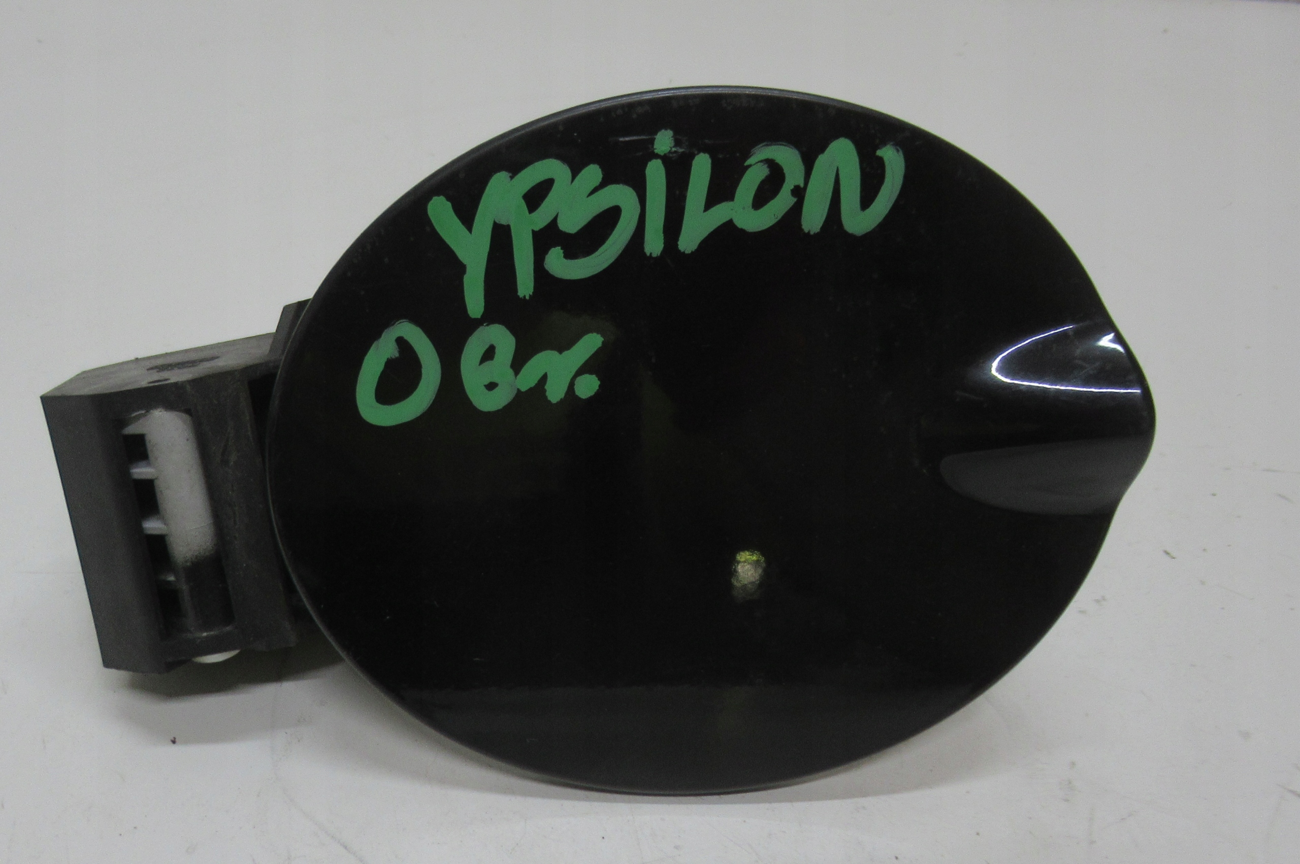 YPSILON II 08R Tankklappe des Kraftstoffsbehälters schwarze 601
