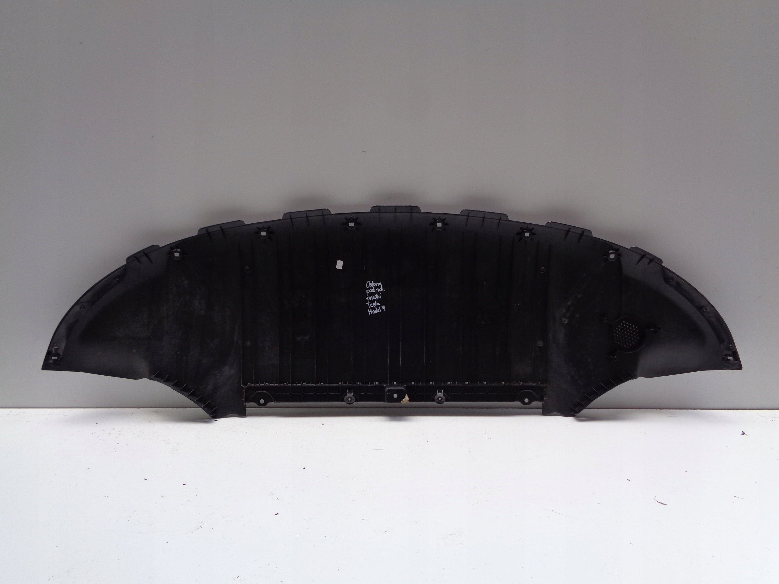 Blende Abdeckung unter Frontstoßstange TESLA MODEL Y