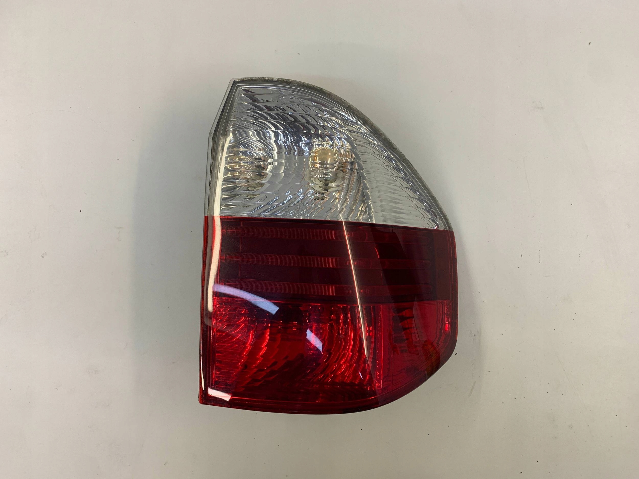 Lampa tył tylna BMW X3 E83 E-83 LIFT PRAWA 7162210