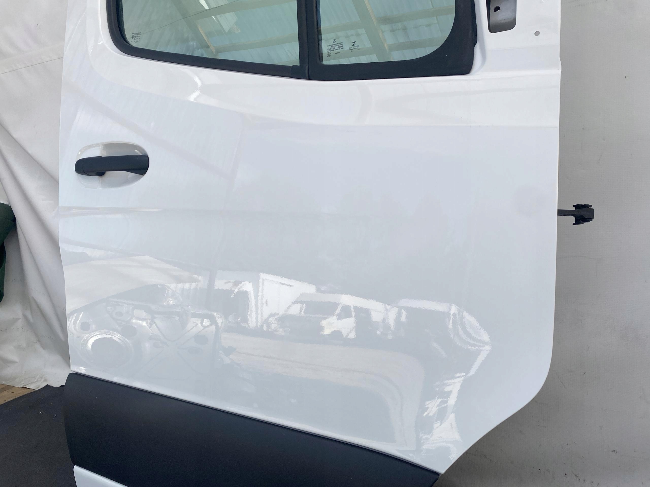 SPRINTER 907 910 17- door front right BIALE ORYGINALNE right front