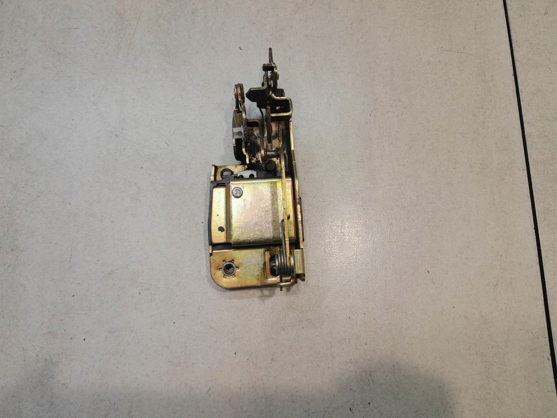 lock DO door right front VW T4 1.9 TD 701837016