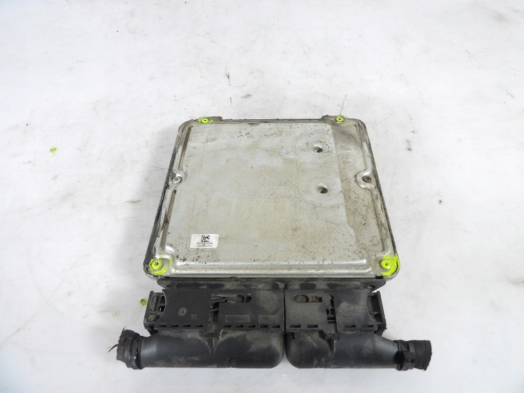 VW PASSAT B6 2.0TDI control unit of the engine 03L907309B
