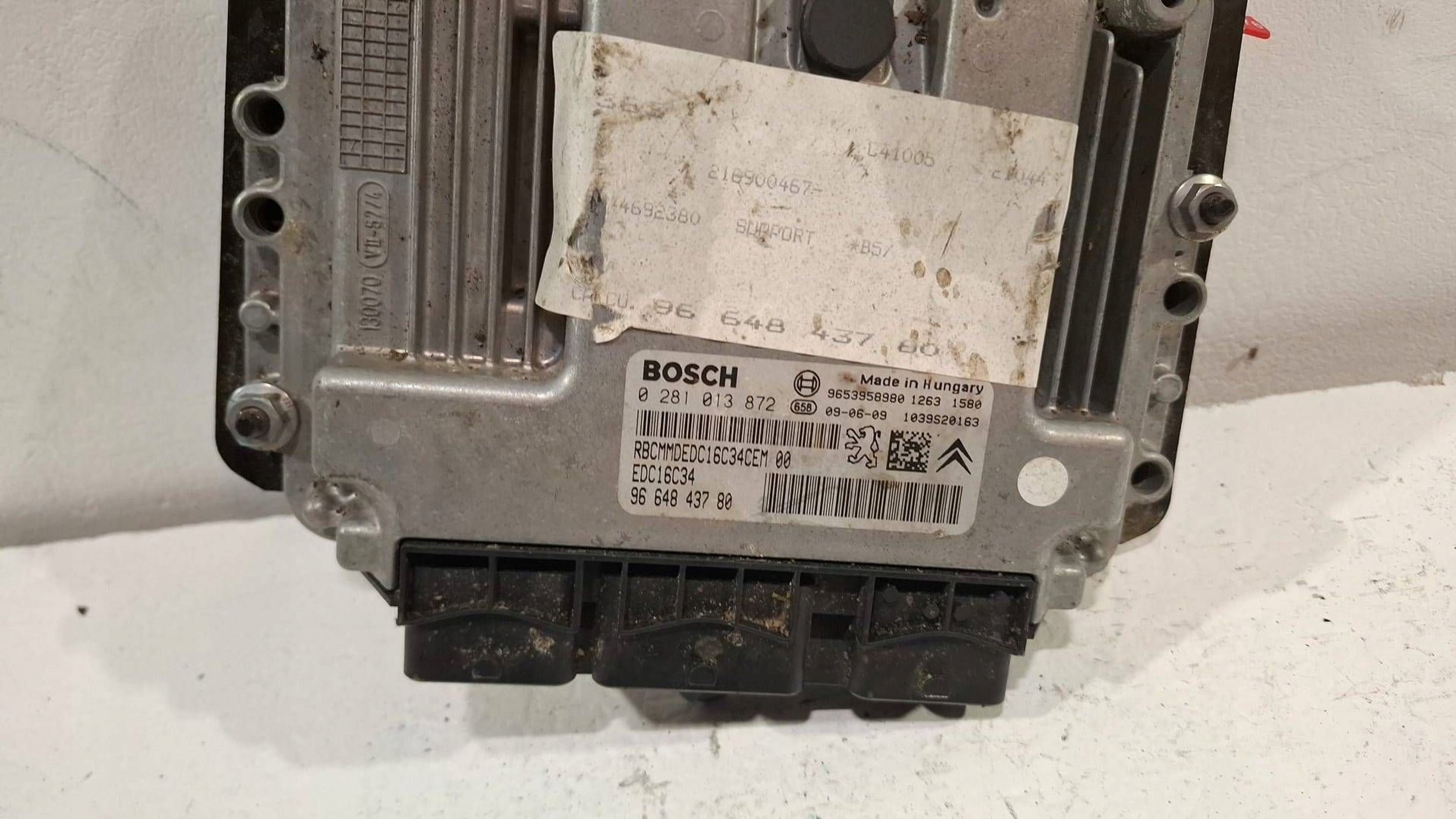 control unit of the engine computer 0281013872 Citroen Peugeot 1.6 HDI