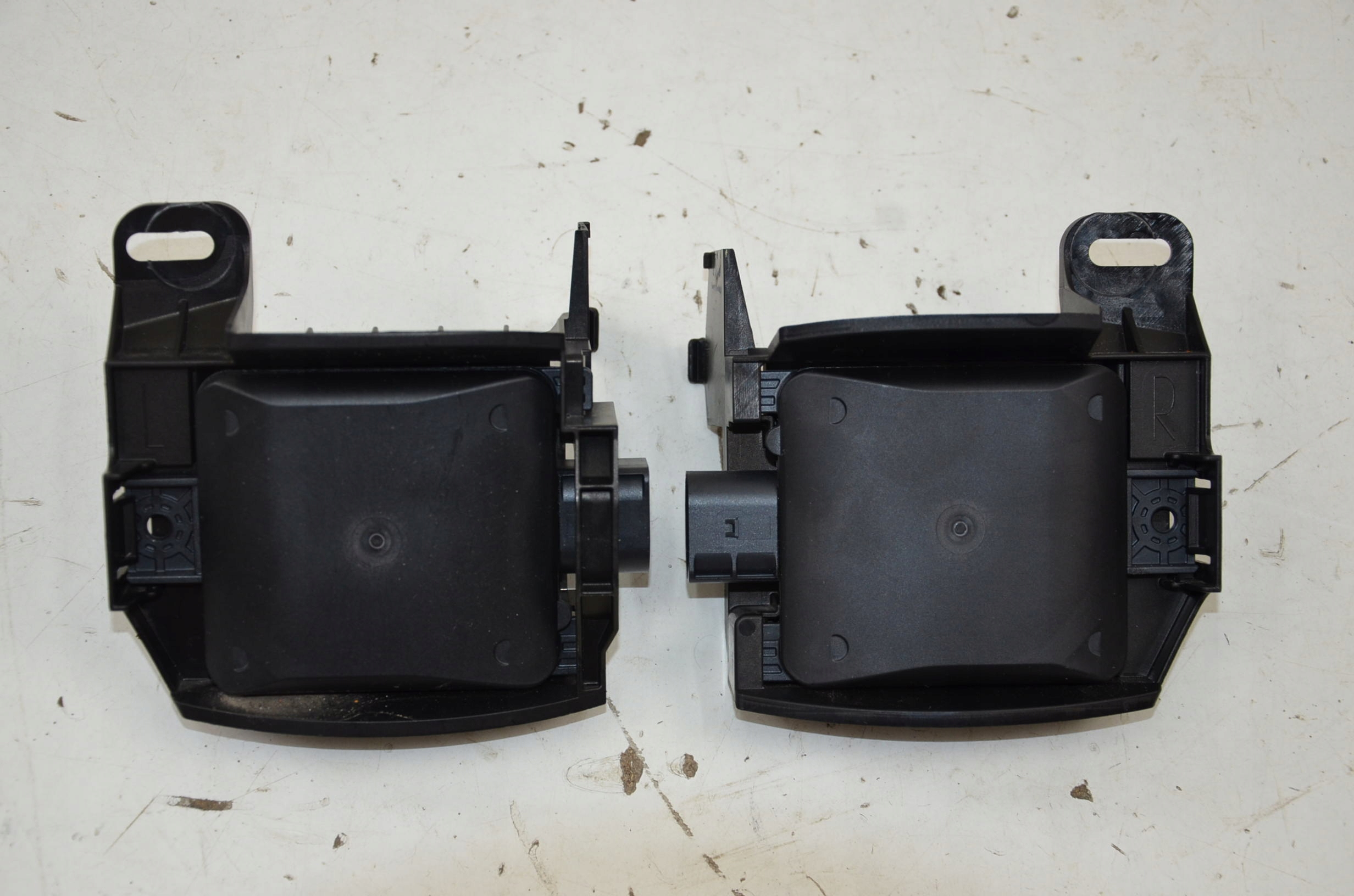 2A0907686B 685B - VW ARTEON РАДАР ЗАДНИЙ ПРАВЫЙ 2Q0907686B